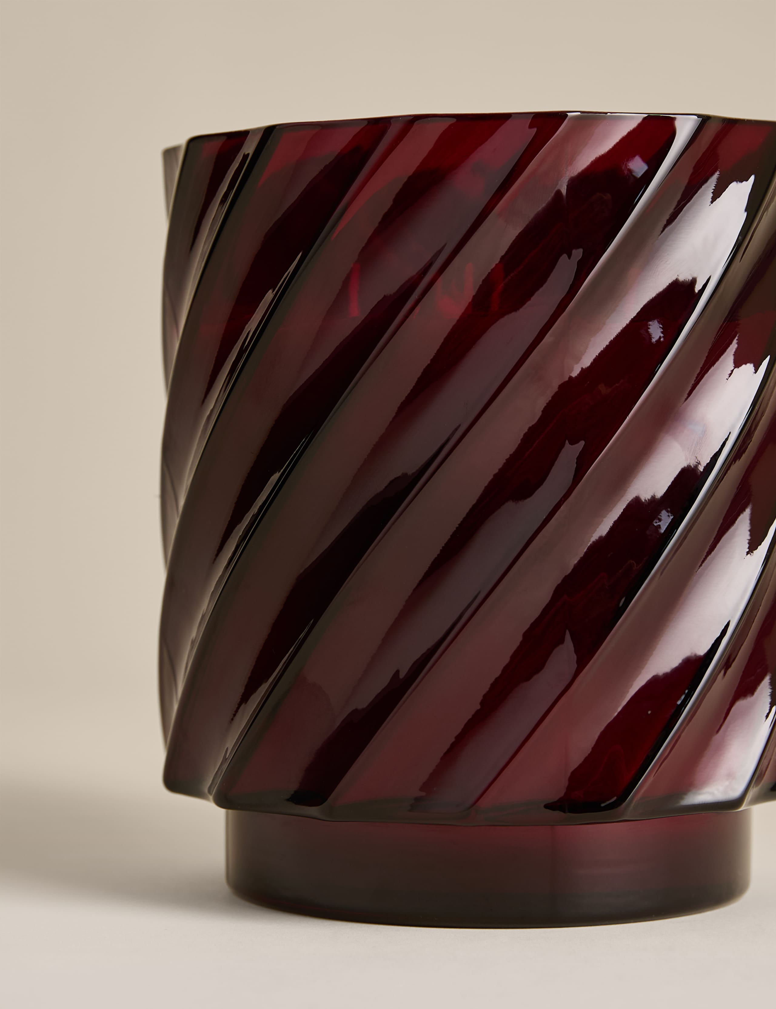 Mandarin Cinnamon & Clove 4 Wick Candle 3 of 4