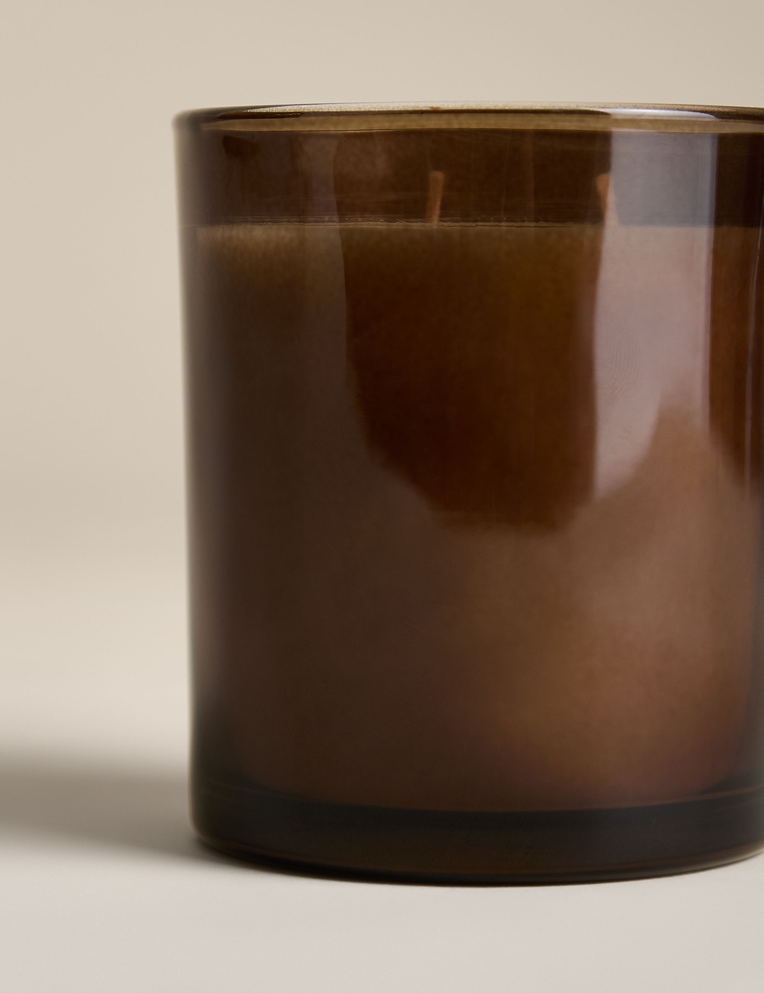 Frankincense & Myrrh Scented Candle 3 of 4