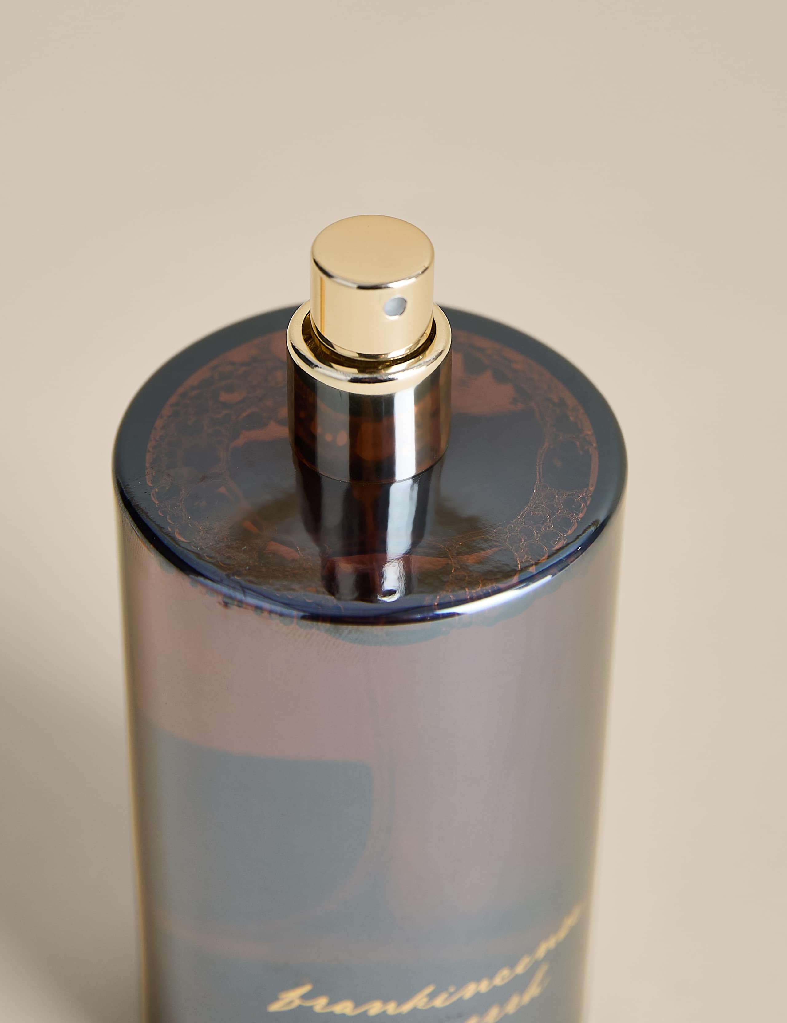 Frankincense & Myrrh Room Spray 3 of 3