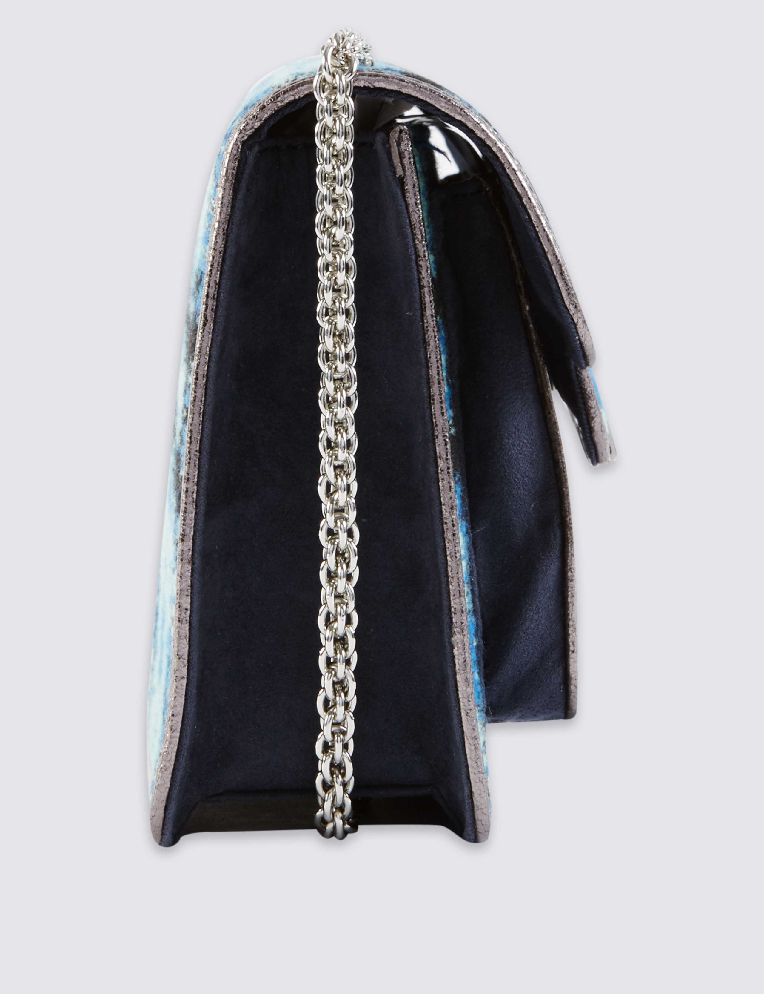 Luxe Midi Shoulder Bag 3 of 5