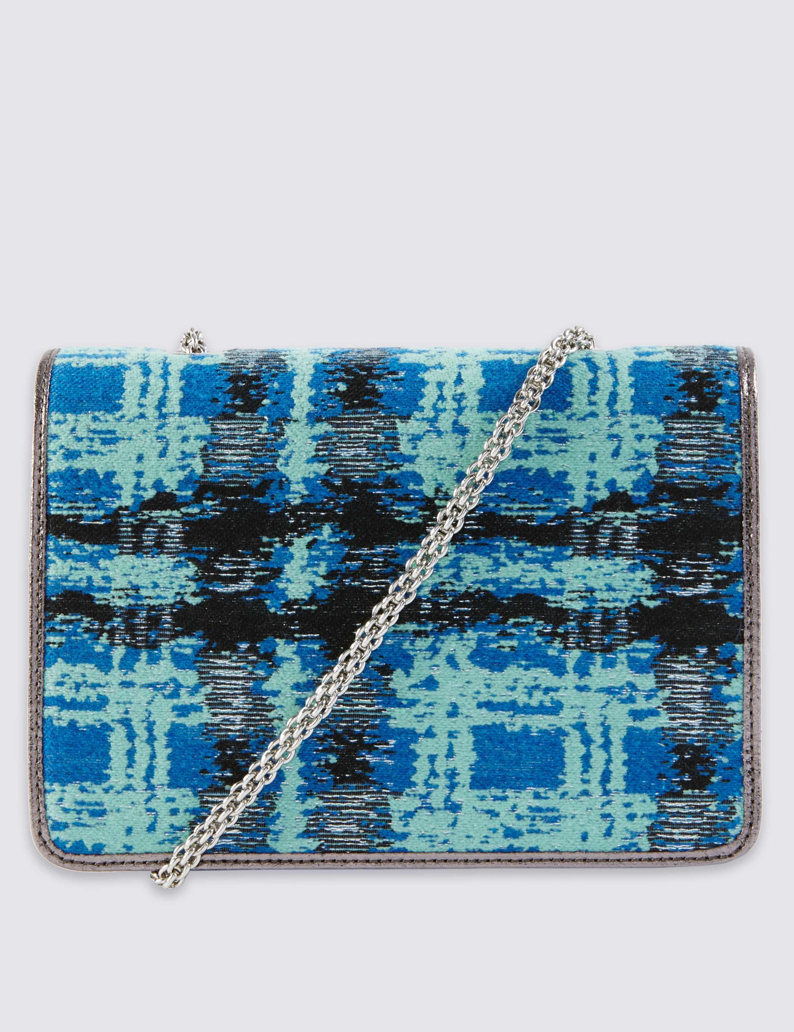 Luxe Midi Shoulder Bag 4 of 5