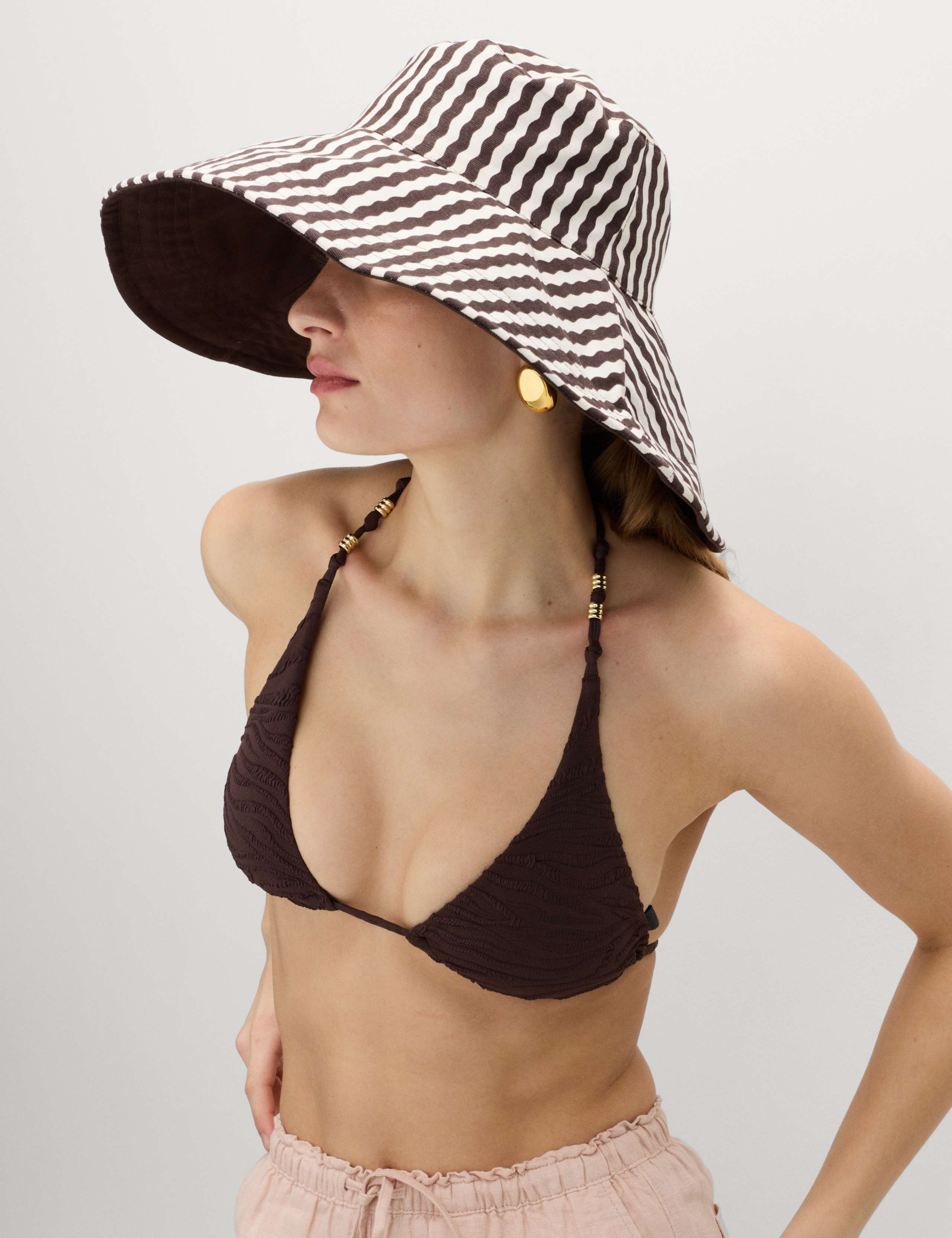 Pure Cotton Reversible Wide Brim Bucket Hat 3 of 4