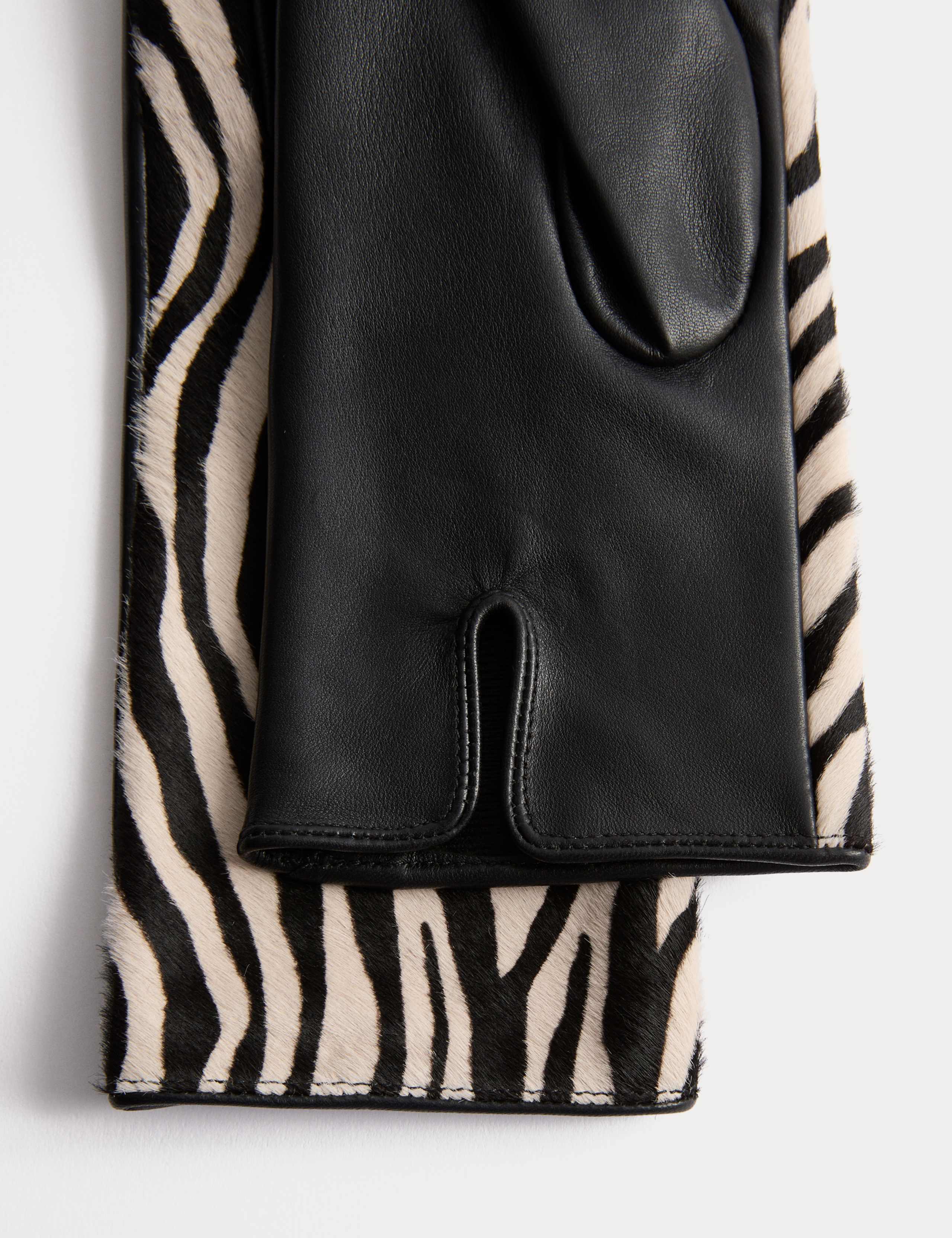 Leather Hide Gloves 2 of 2