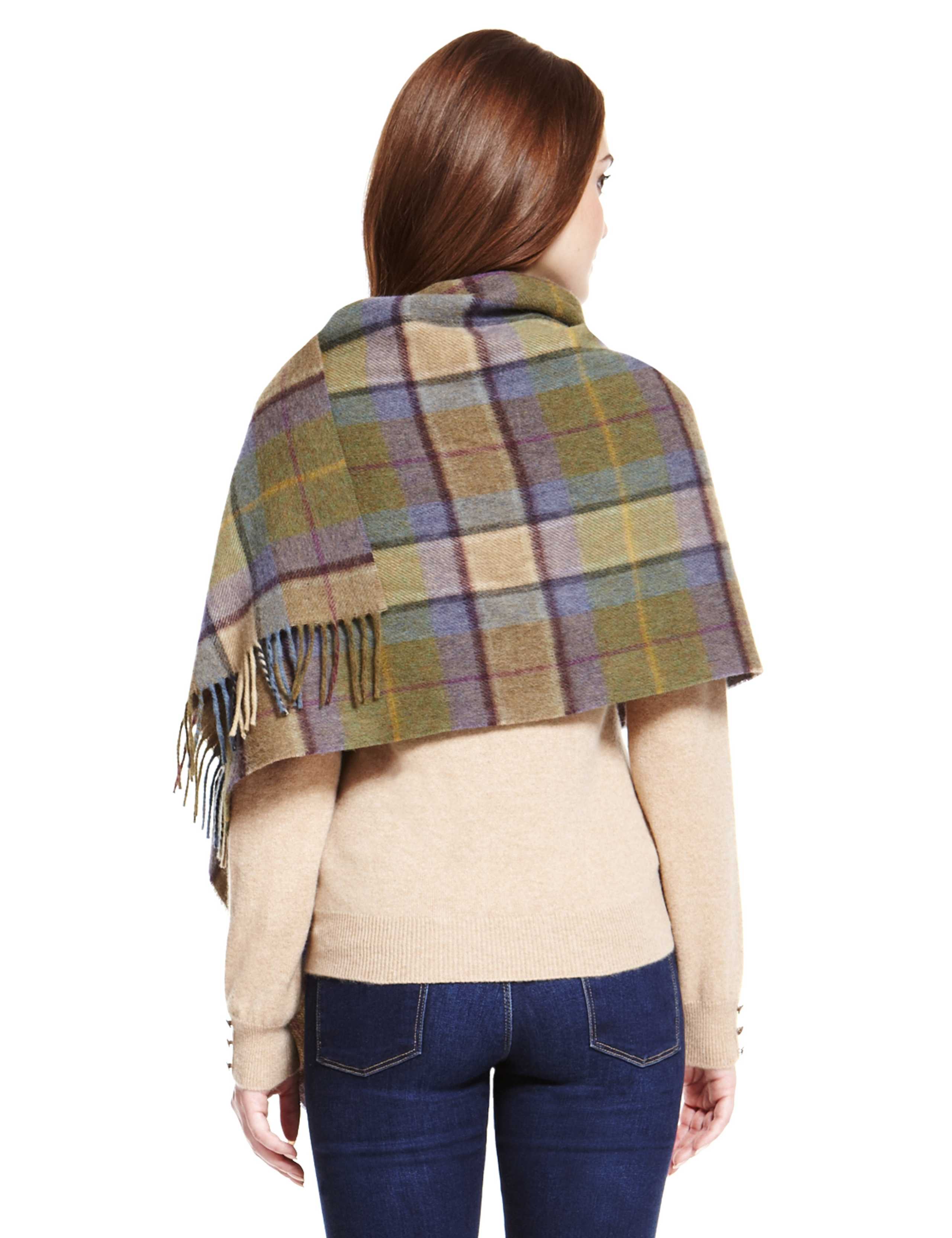 Best of British Heritage Pure Wool Checked Scarf 3 of 5