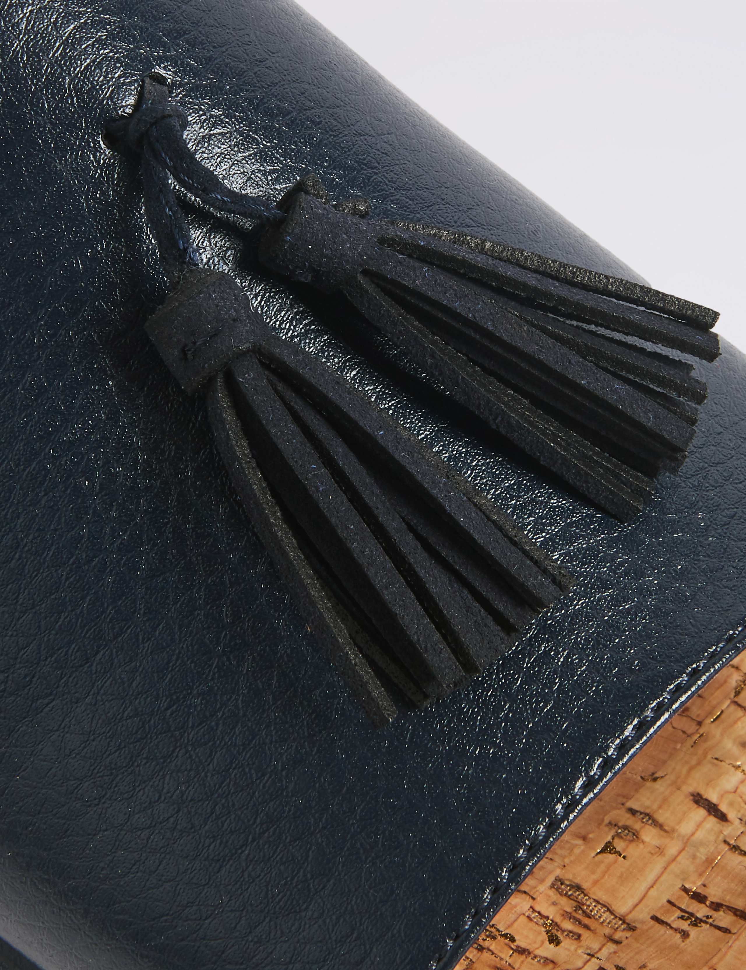 Extra Wide Fit Tassel Sliders 5 of 5