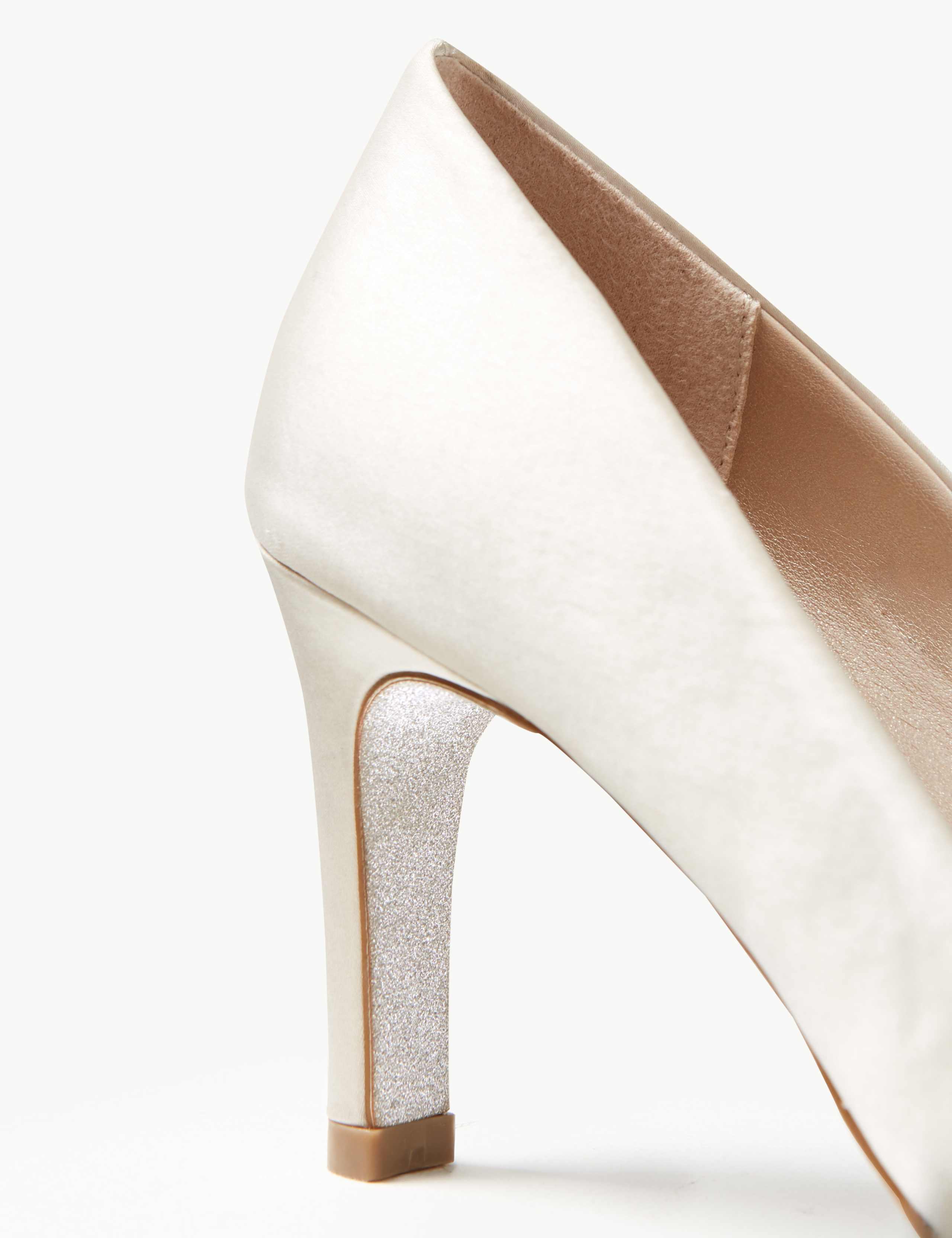 Stiletto Heel Pointed Toe Court Shoes 4 of 5