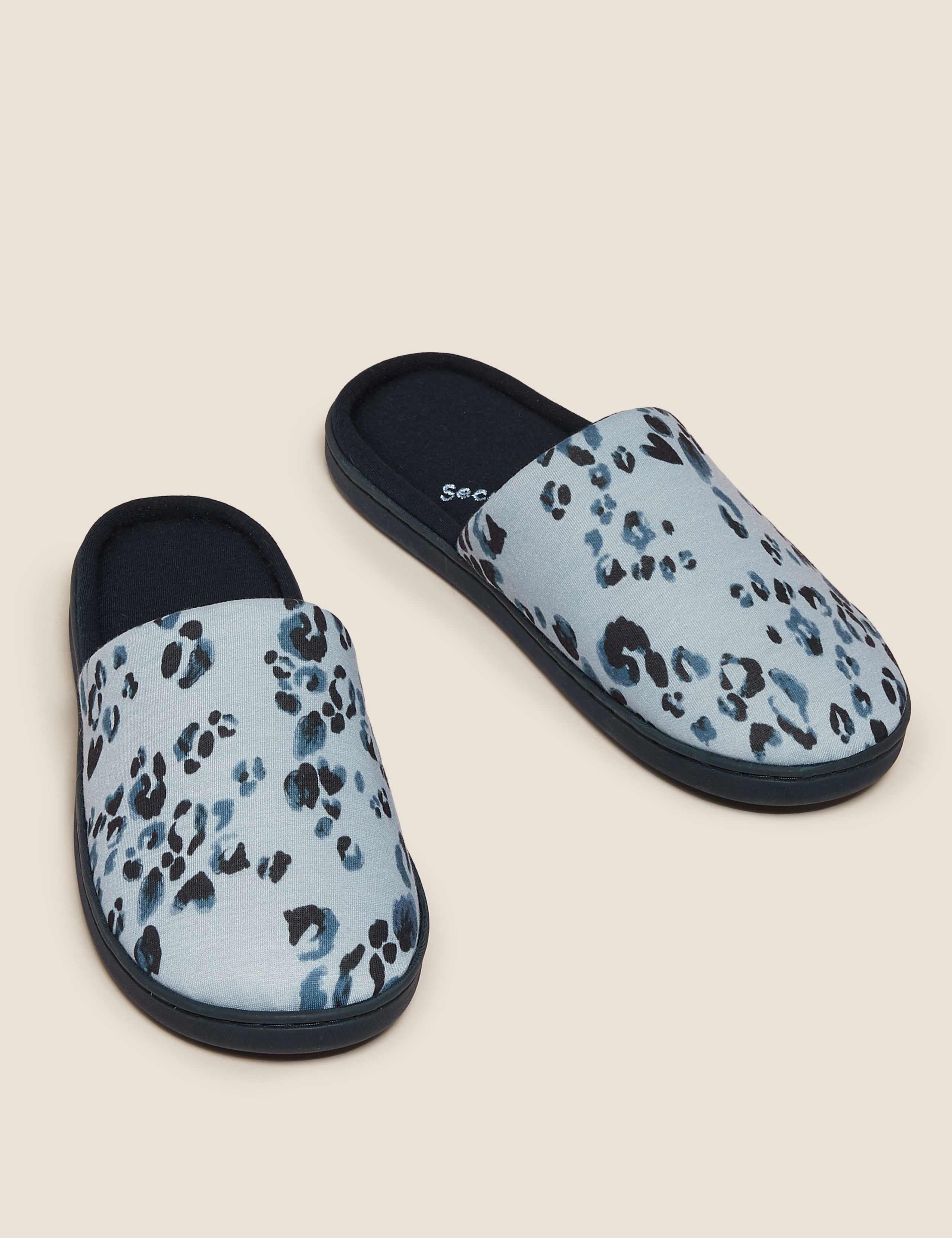 Mule Slippers with Secret Support 3 of 6