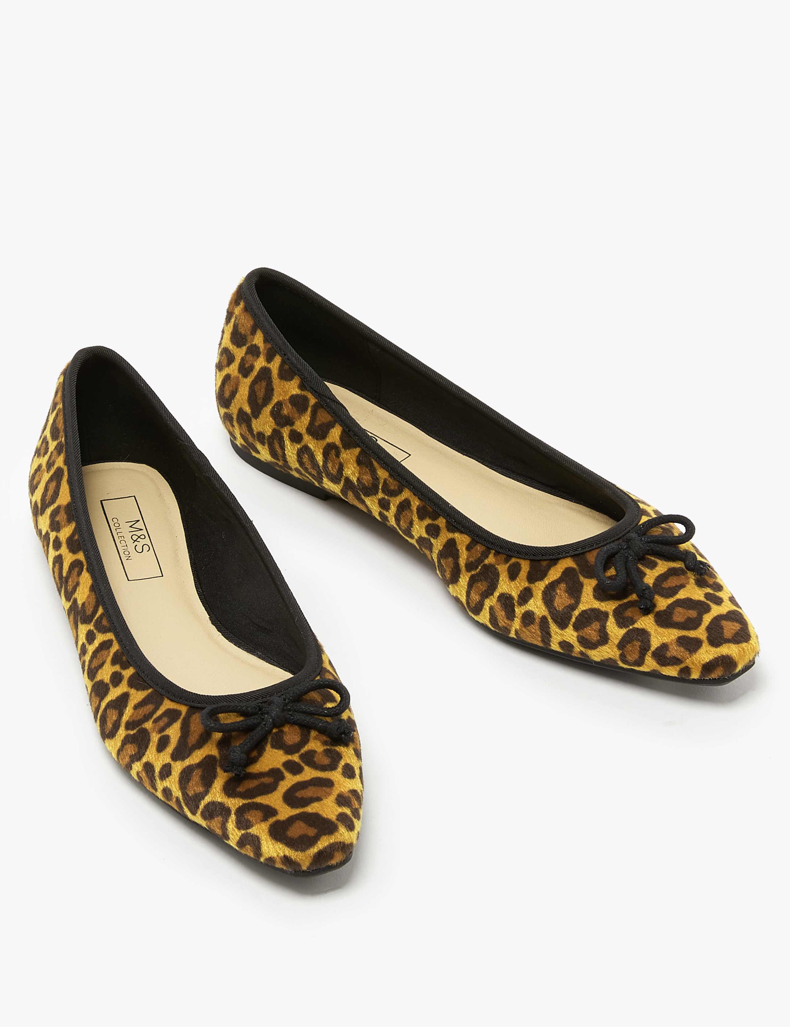 Leopard Print Pointed Pumps 3 of 5
