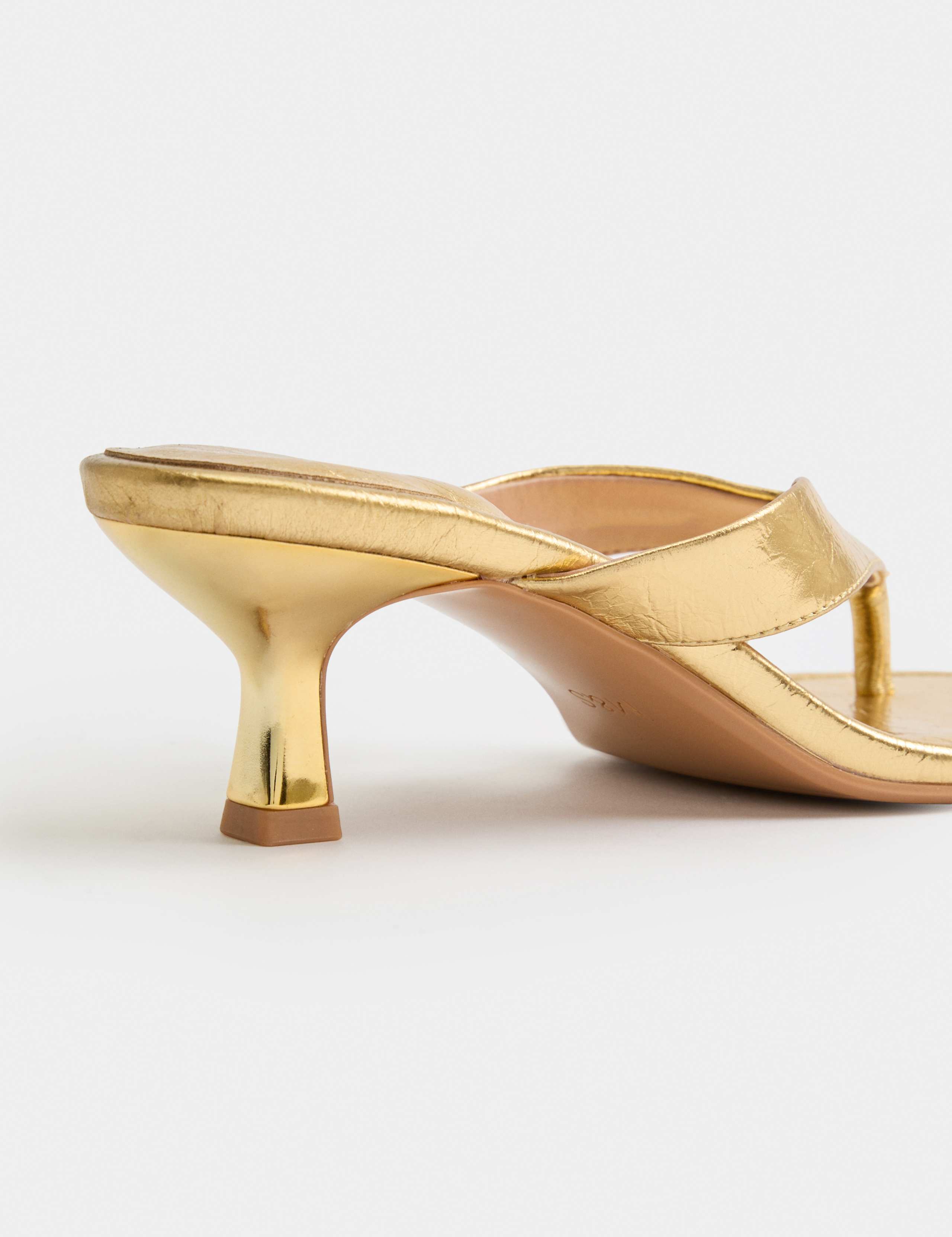 Kitten Heel Toe Post Sandals 3 of 3