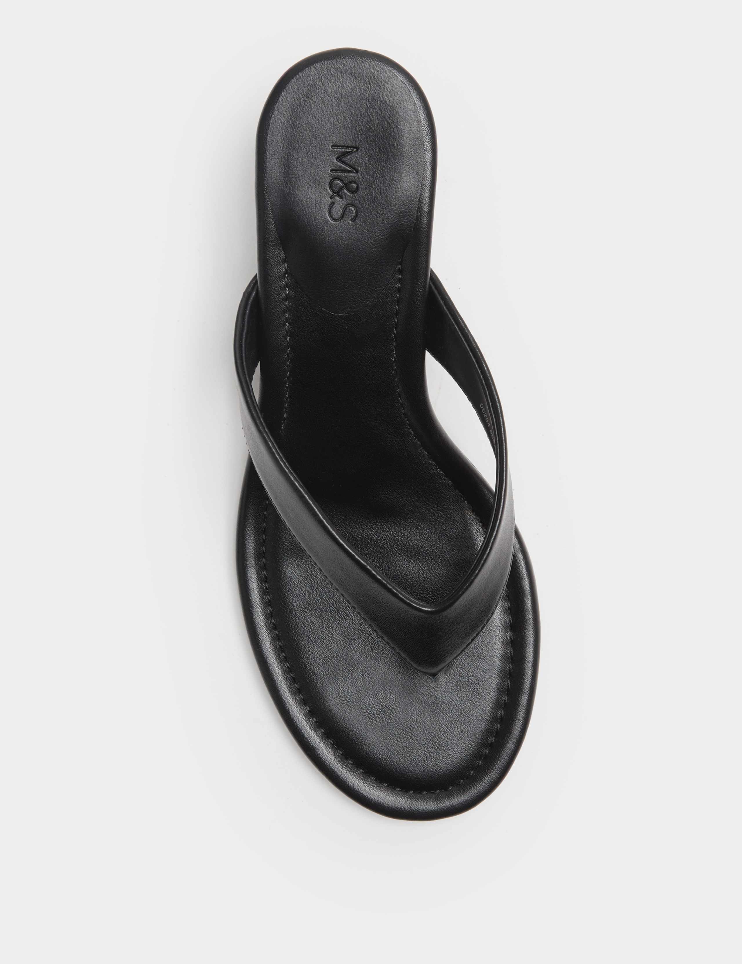 Kitten Heel Toe Post Sandals 3 of 3