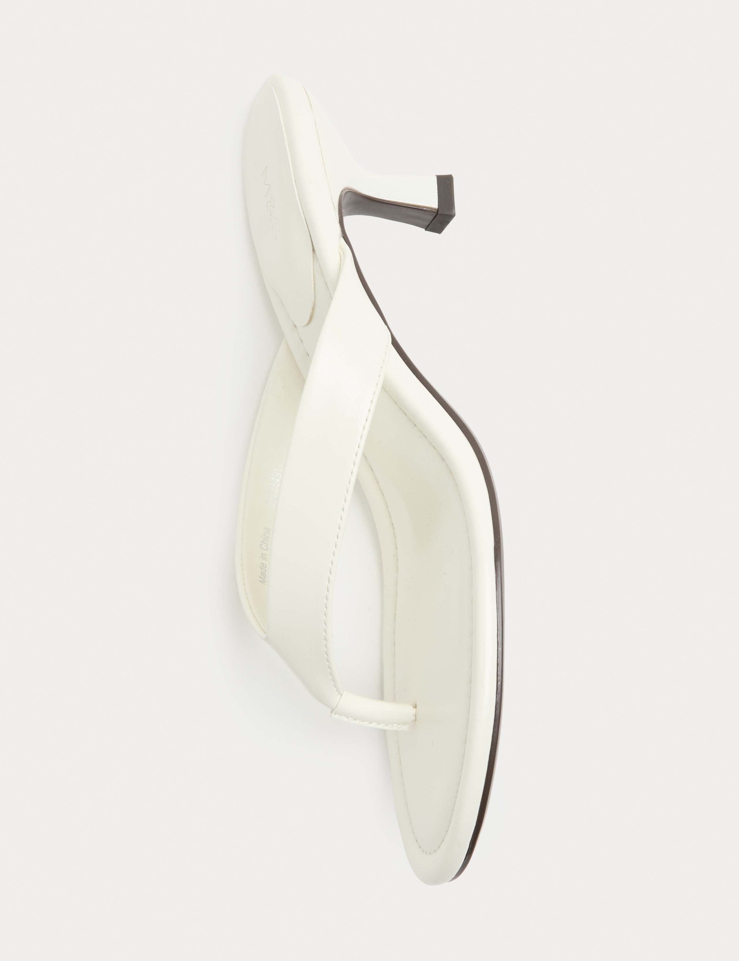 Kitten Heel Toe Post Sandals 3 of 3