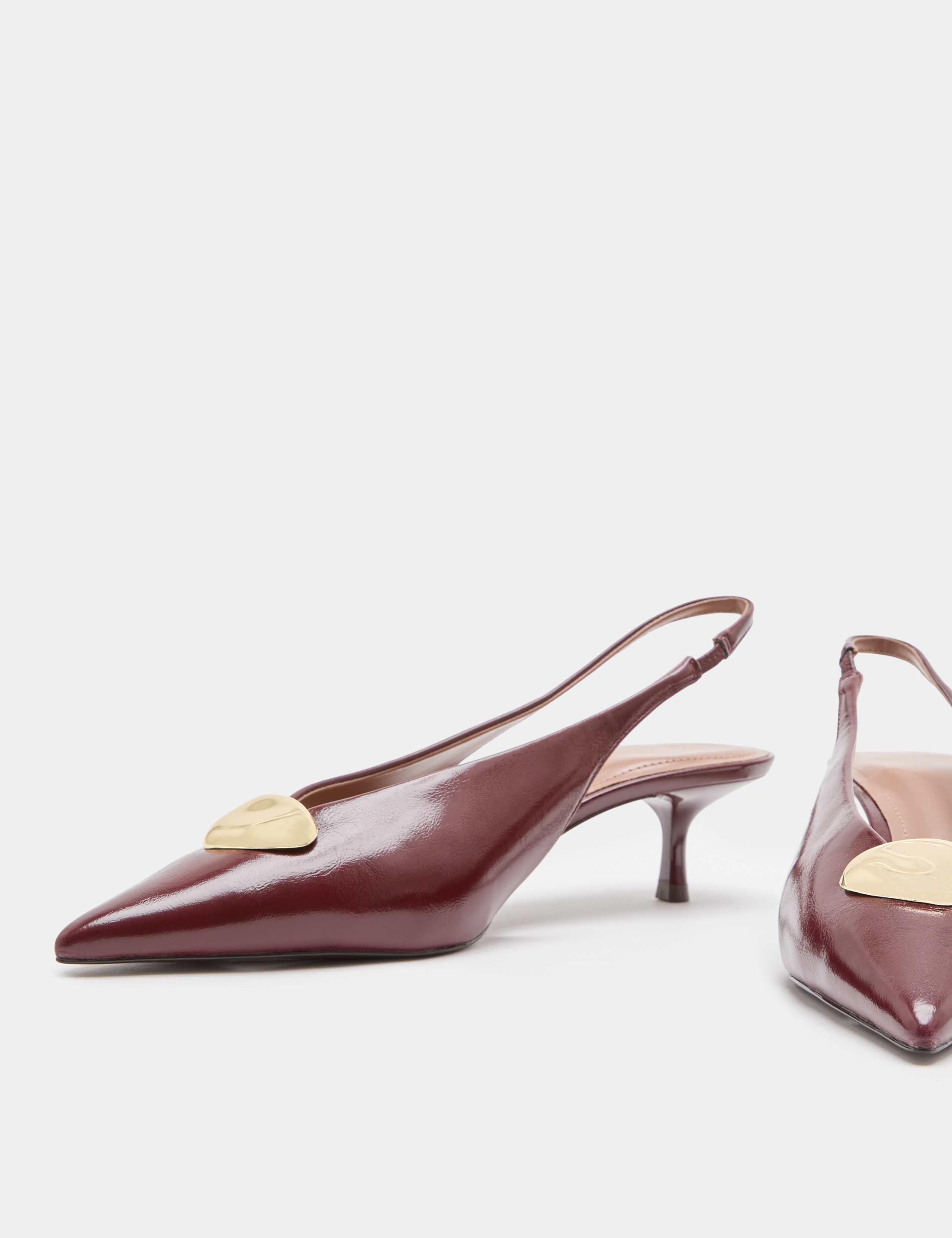 Hardware Trim Kitten Heel Slingback Shoes 1 of 3