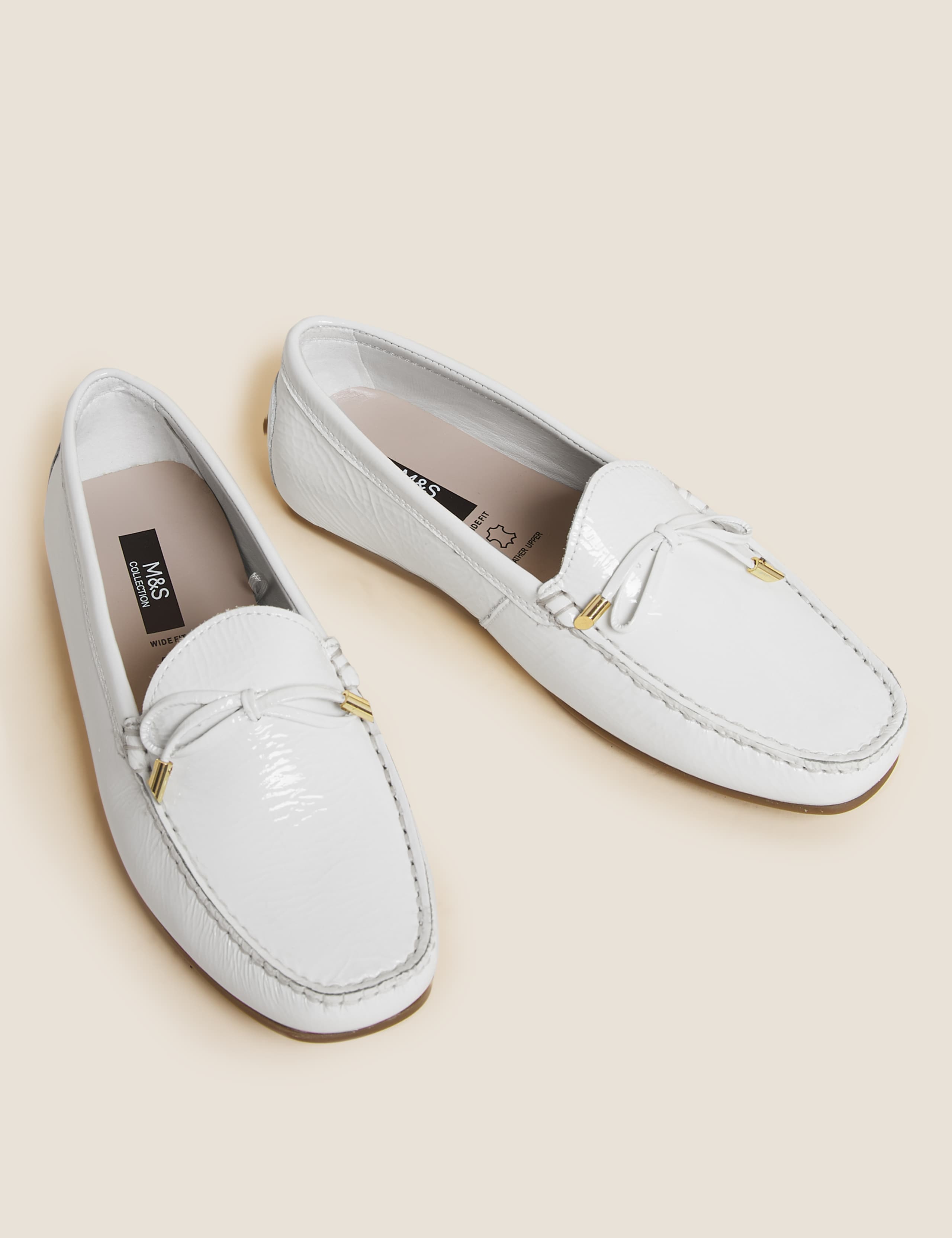 Wide Fit Leather Bow Boat Shoe 2 of 5