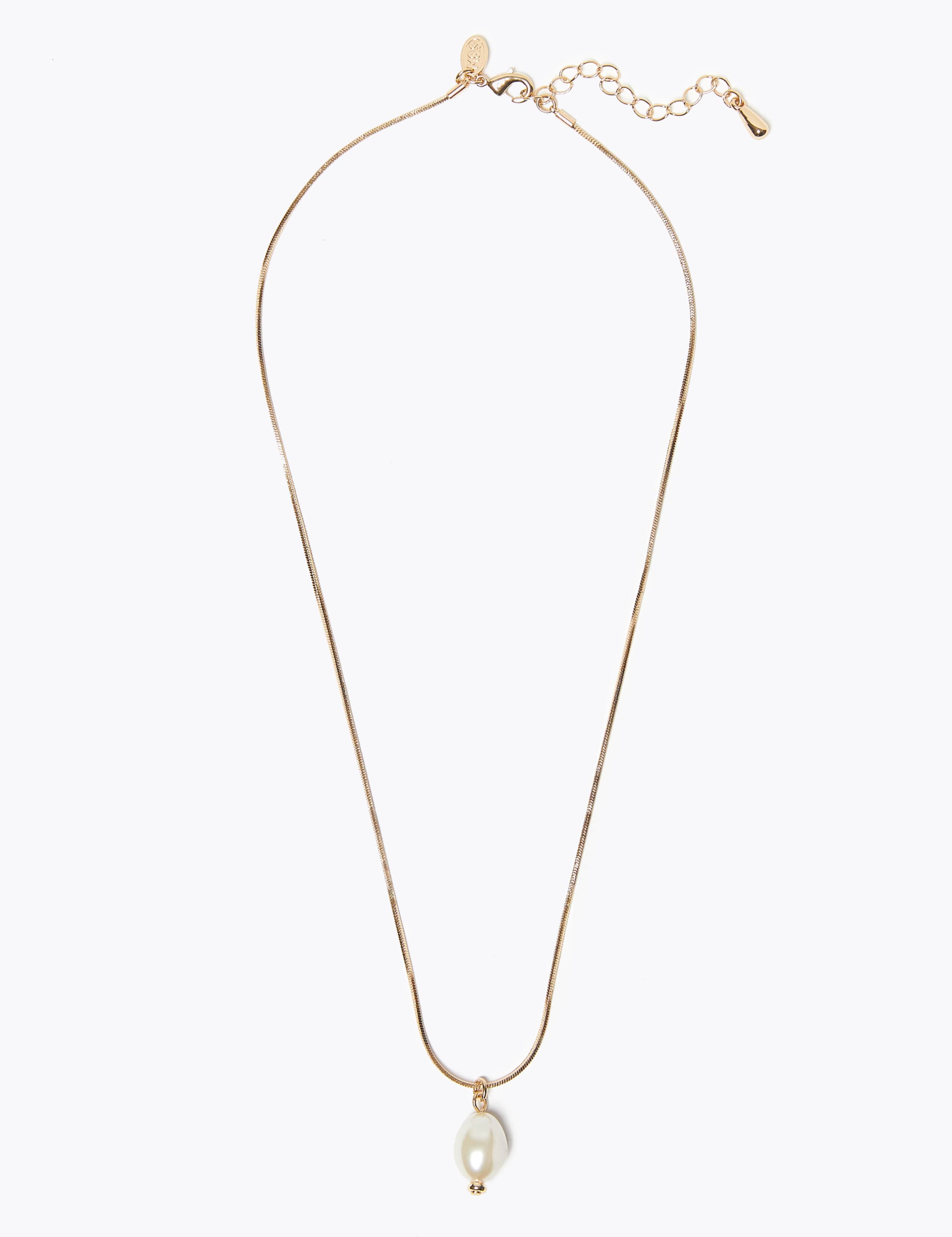 Pearl Pendant Necklace 2 of 2