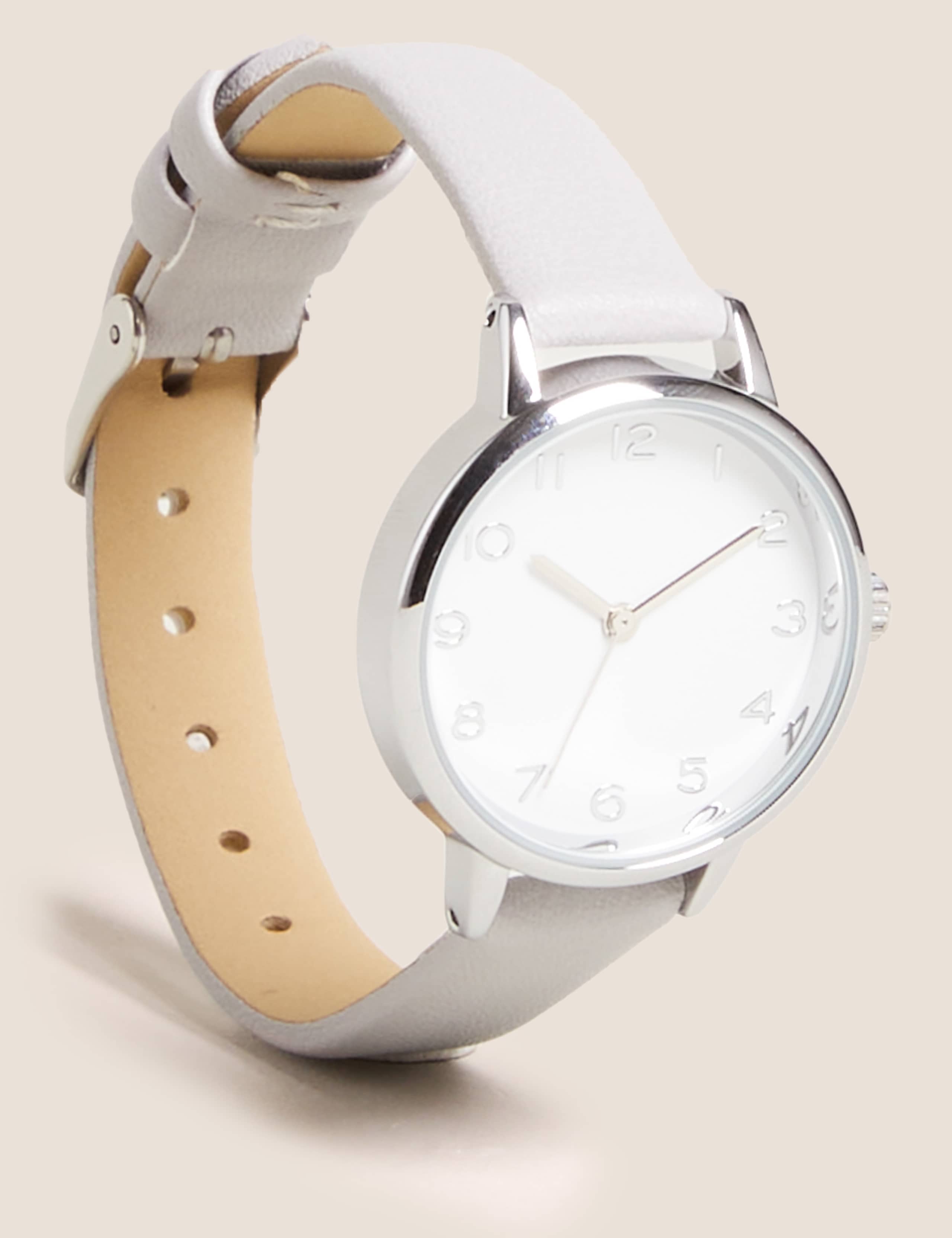 Small Round Face Watch 2 of 3