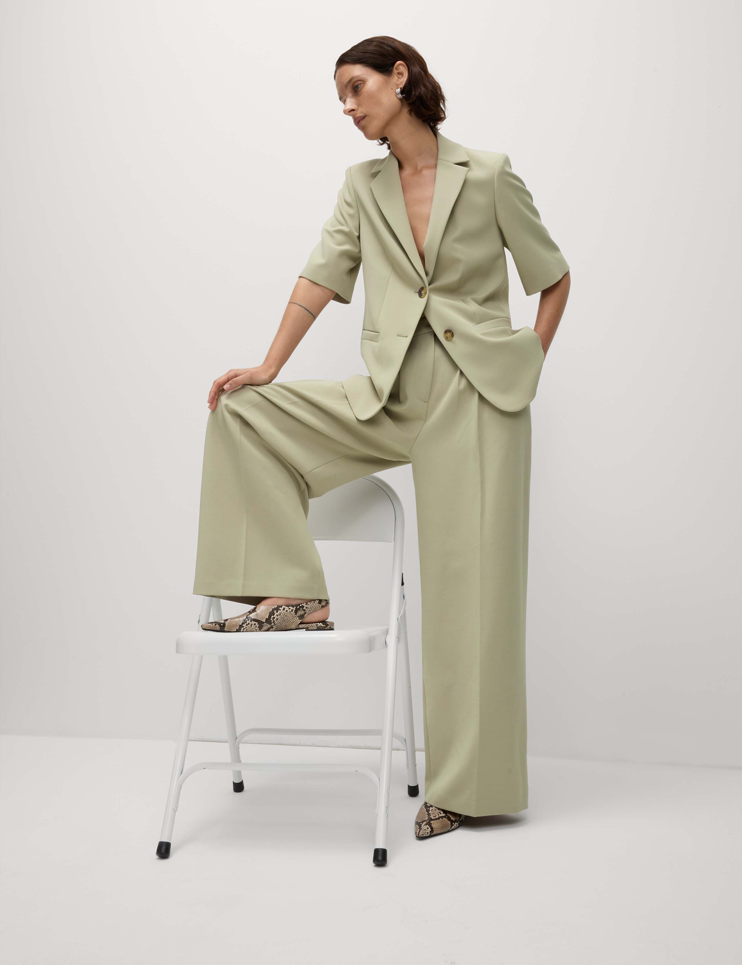 Straight Short Sleeve Single Breasted Blazer 3 of 7