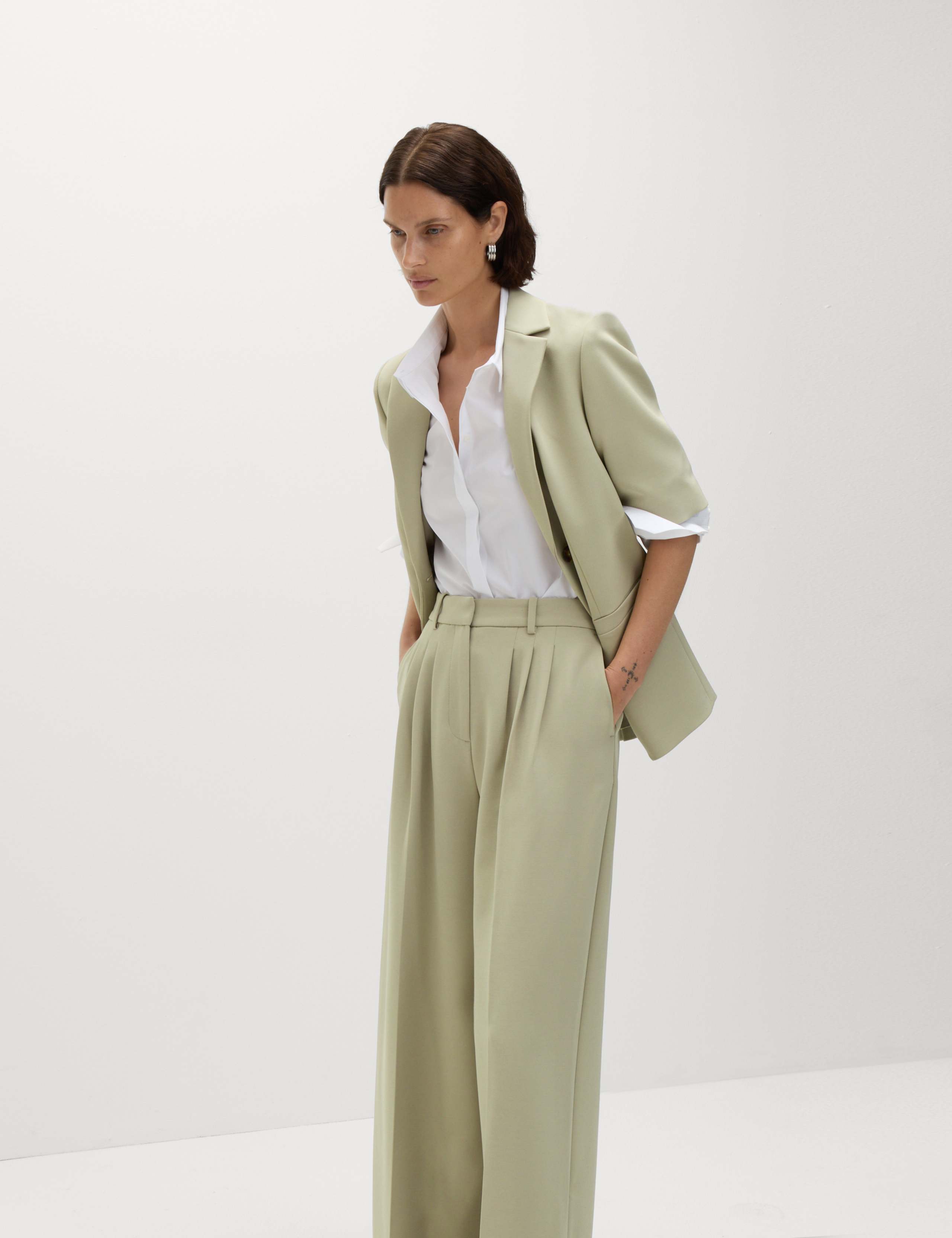 Tailored Pleat Front Wide Leg Trousers 3 of 7