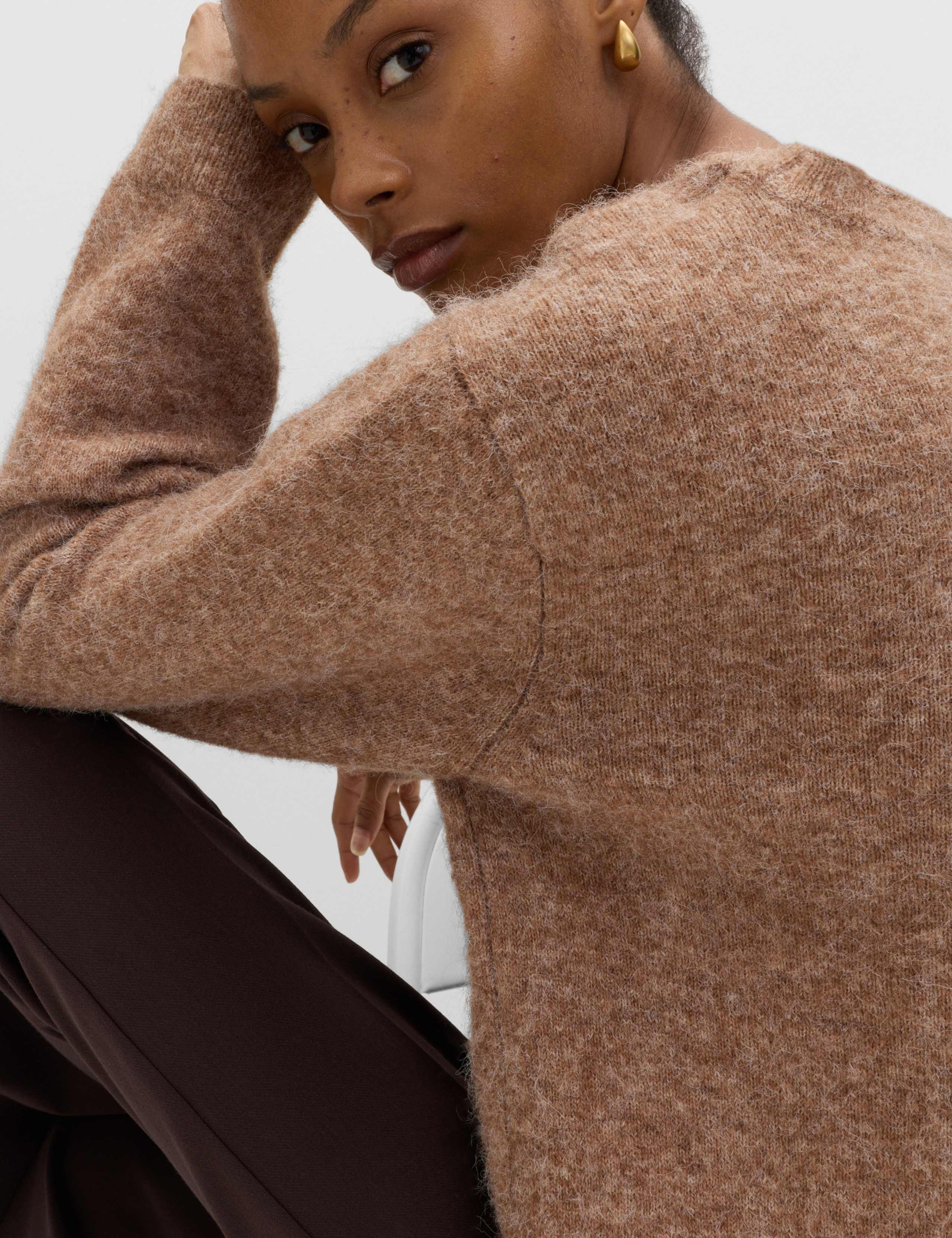 V-Neck Relaxed Jumper With Wool 4 of 5
