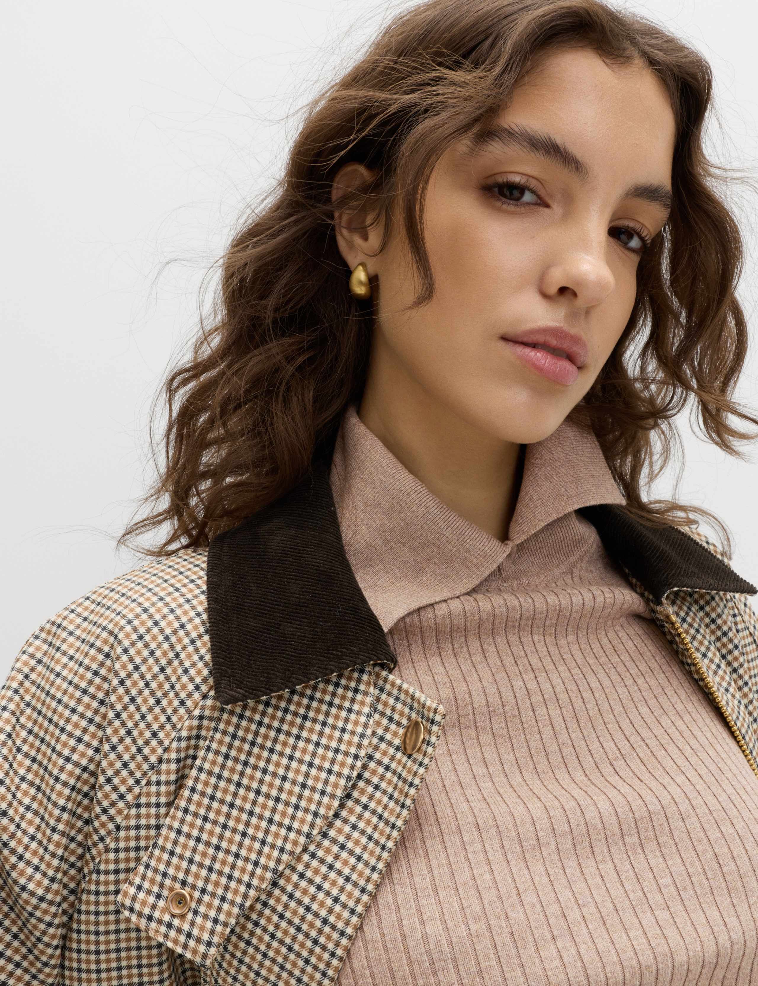 Ribbed Collared Slim Fit Knitted Top 4 of 5