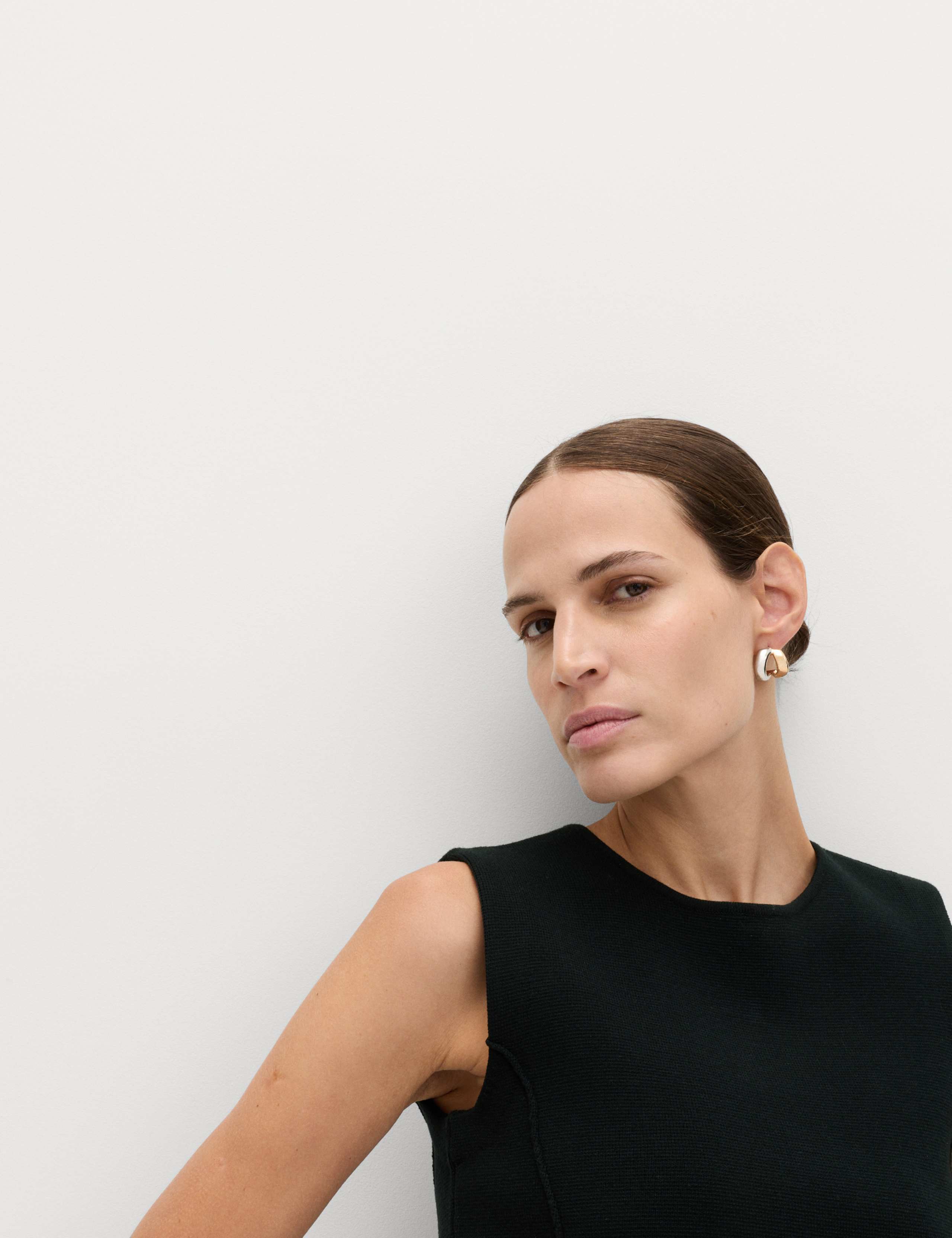 Textured Waisted Slim Fit Knitted Vest 5 of 7