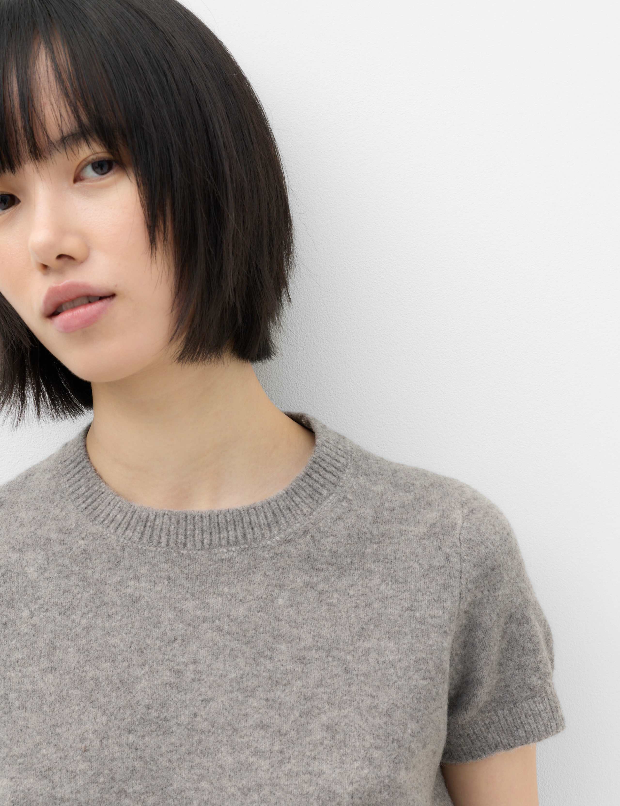 Crew Neck Short Knitted Top With Wool 3 of 6