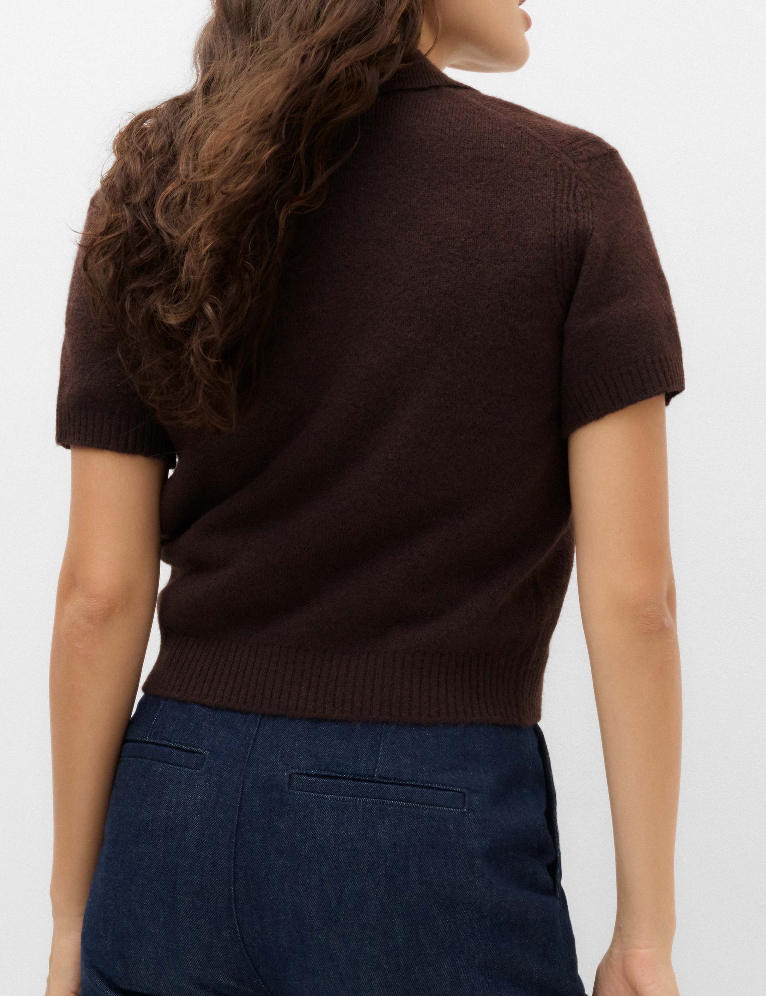 Collared Slim Fit Cropped Knitted Top 4 of 5