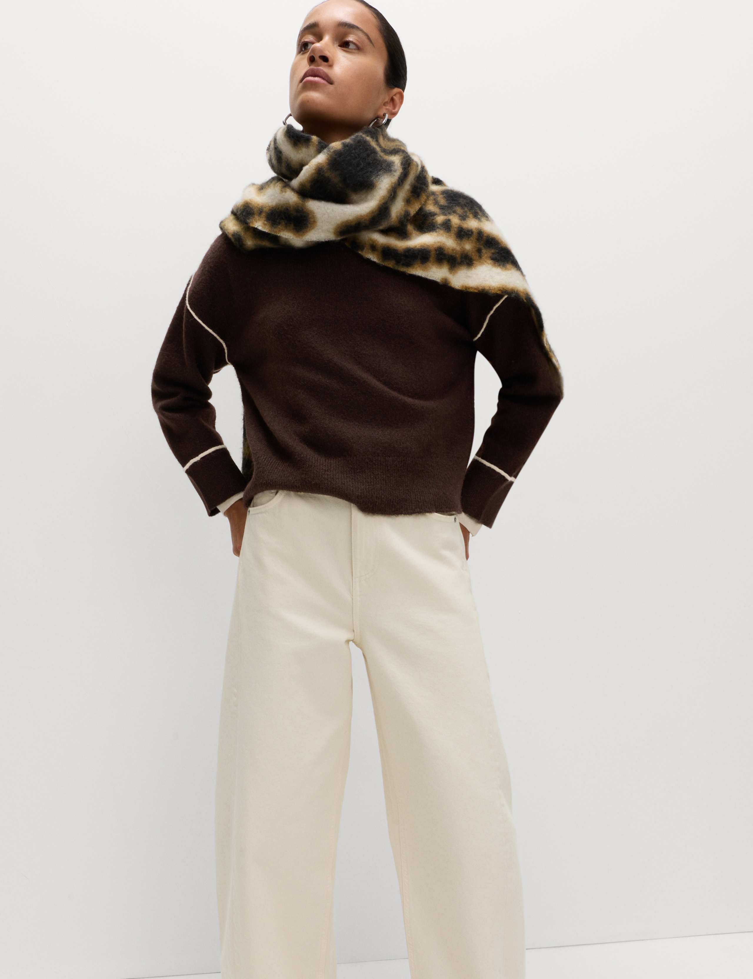 Tipped Detail Relaxed Fit Jumper 5 of 6