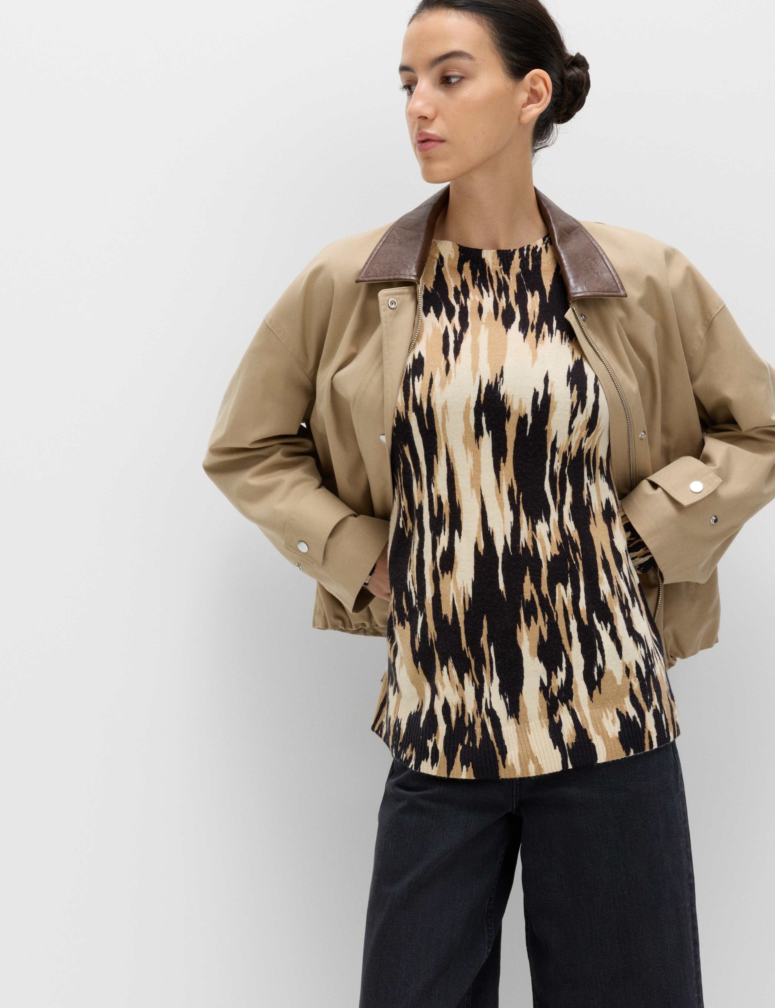 Abstract Pattern Supersoft Jumper 4 of 5