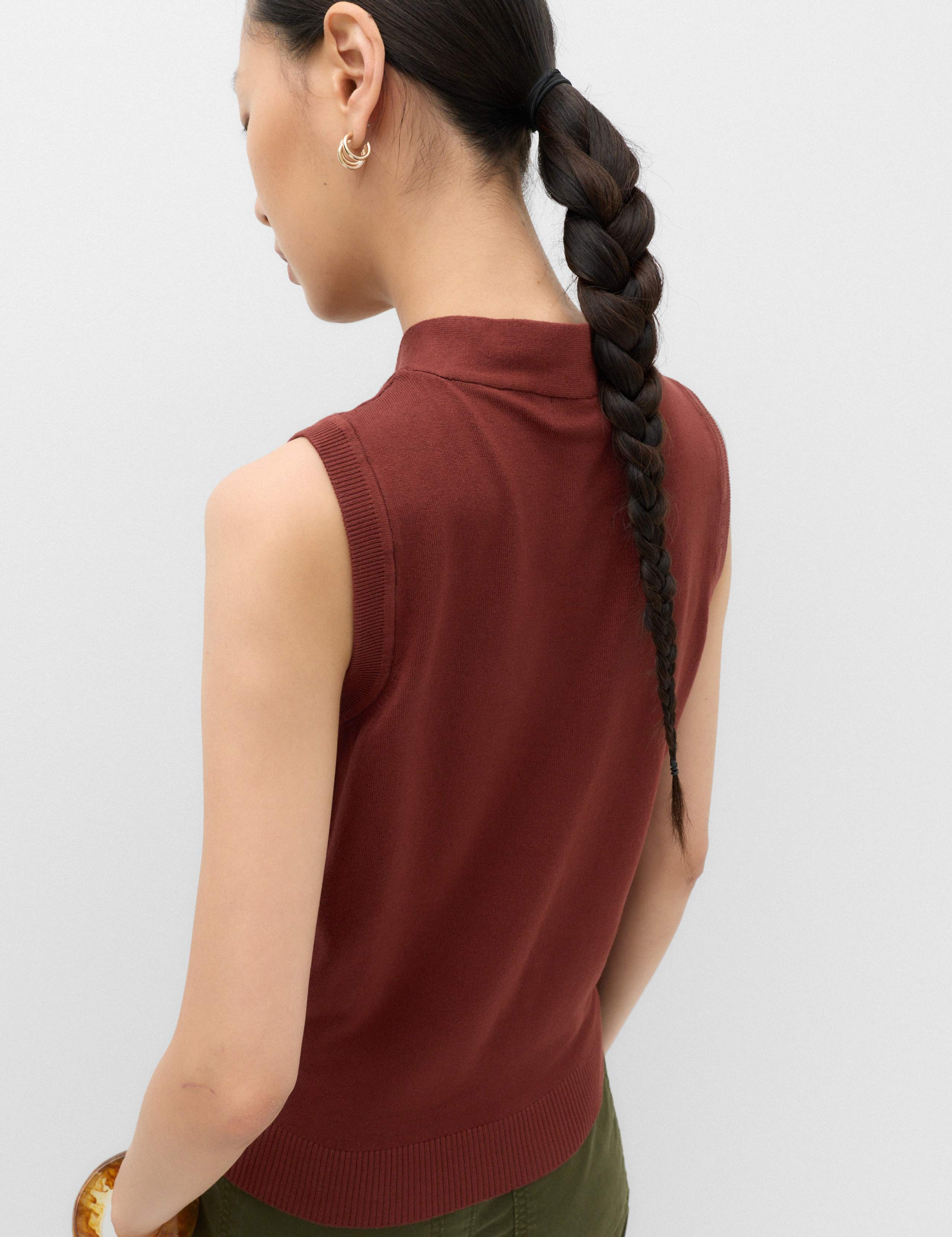 Twist Front Slim Knitted Vest 4 of 5