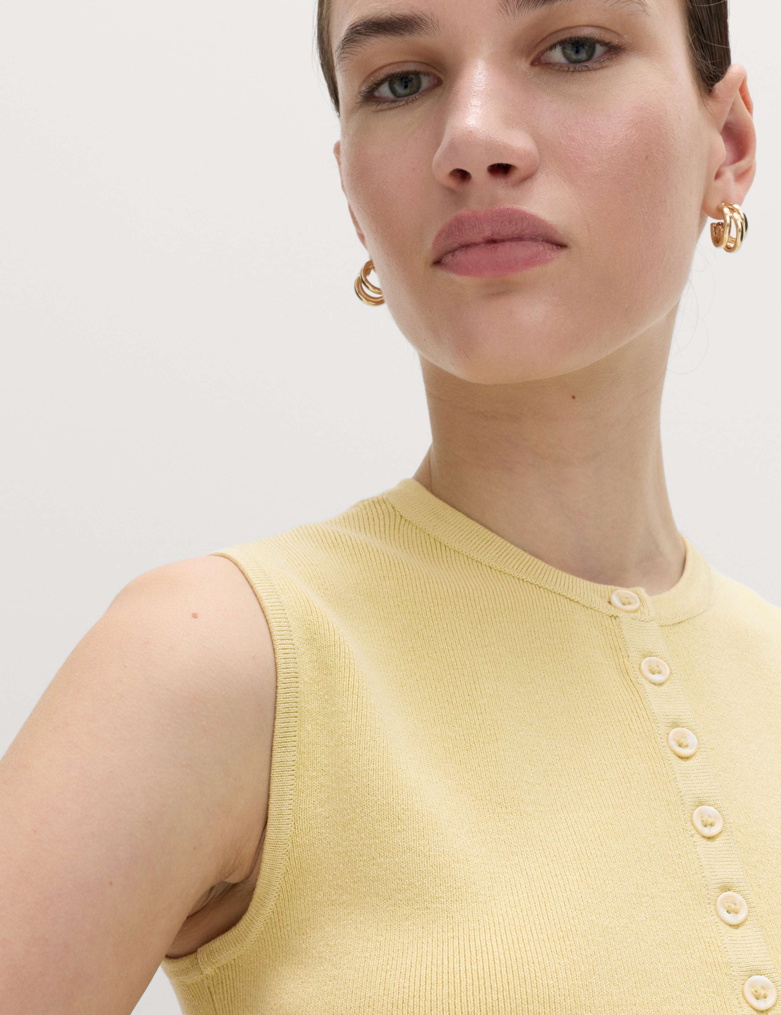 Ribbed Peplum Waisted Knitted Waistcoat 3 of 5