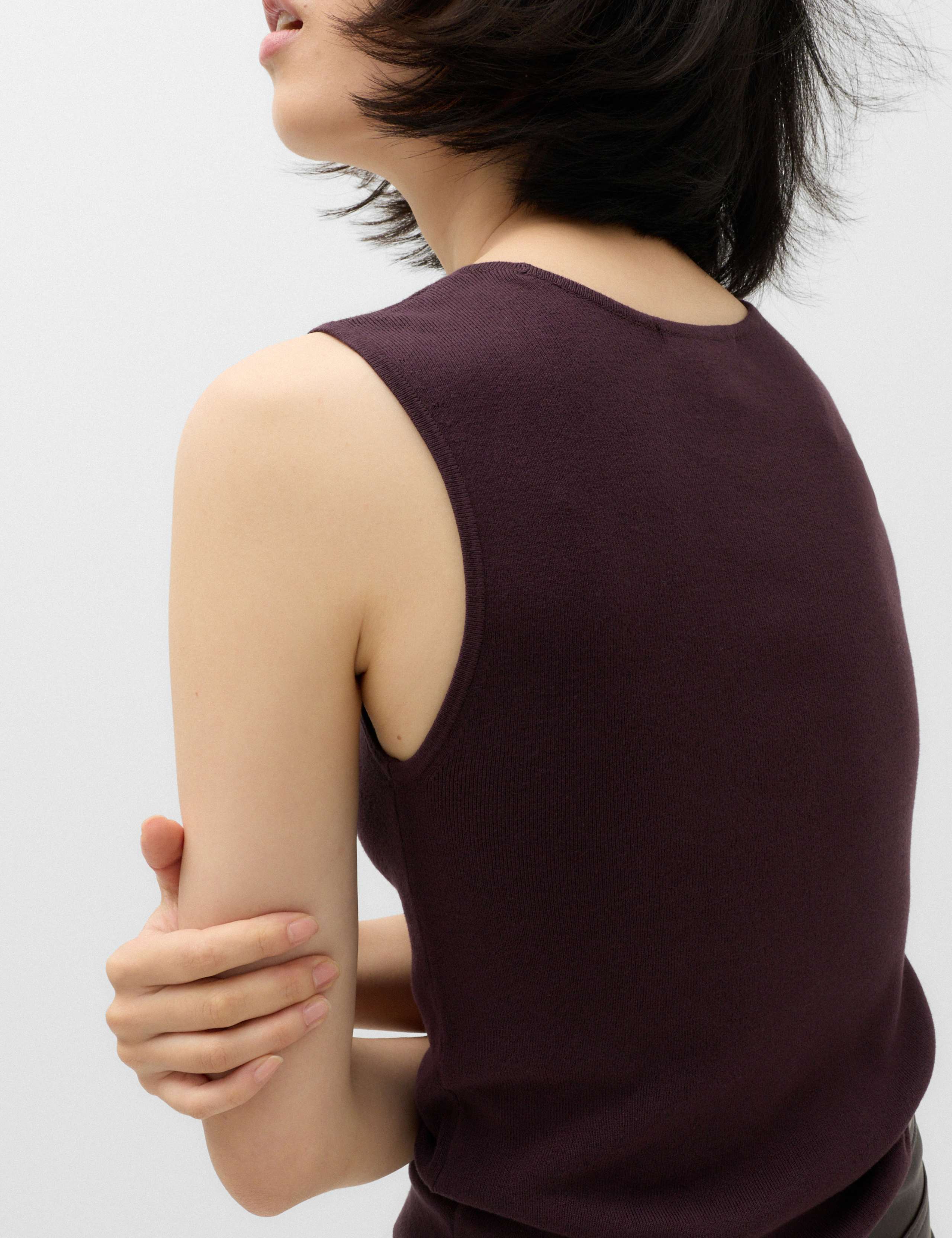 Square Neck Slim Fit Knitted Vest 4 of 6