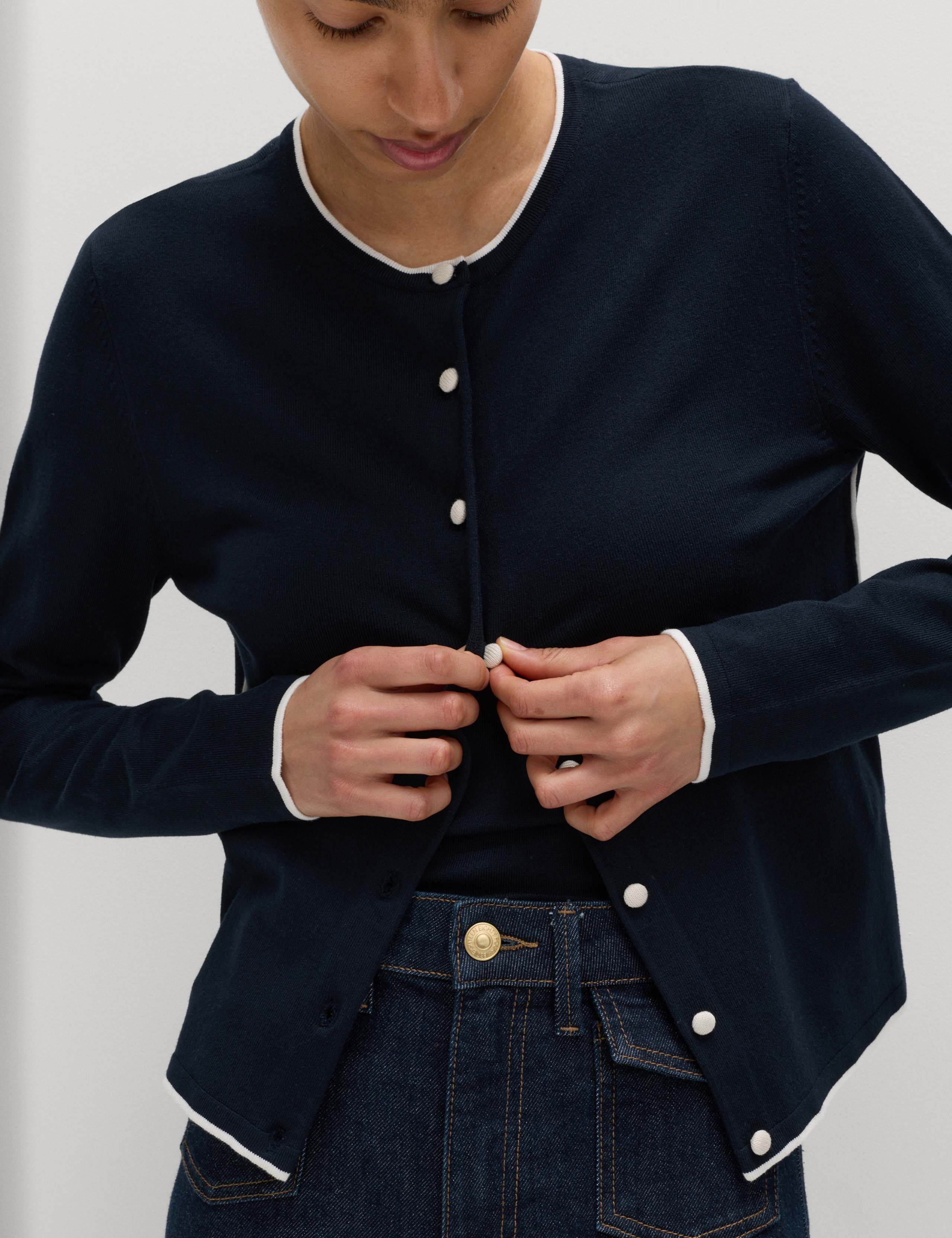 Tipped Detail Slim Fit Cardigan 6 of 6