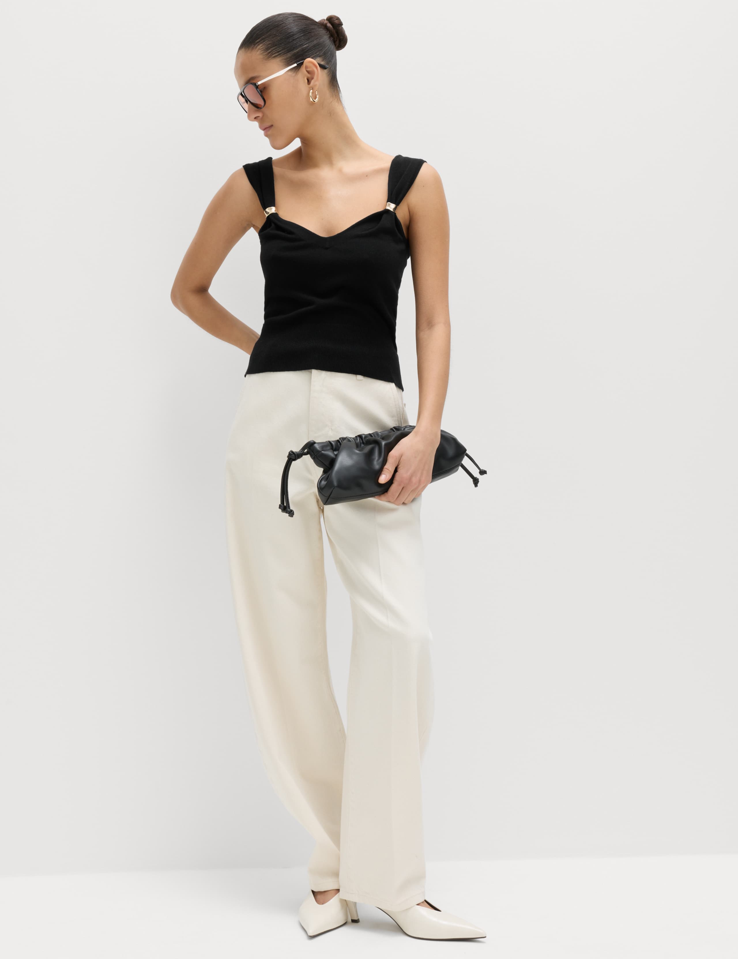 Hardware Detail Slim Fit Cropped Knitted Vest 3 of 6