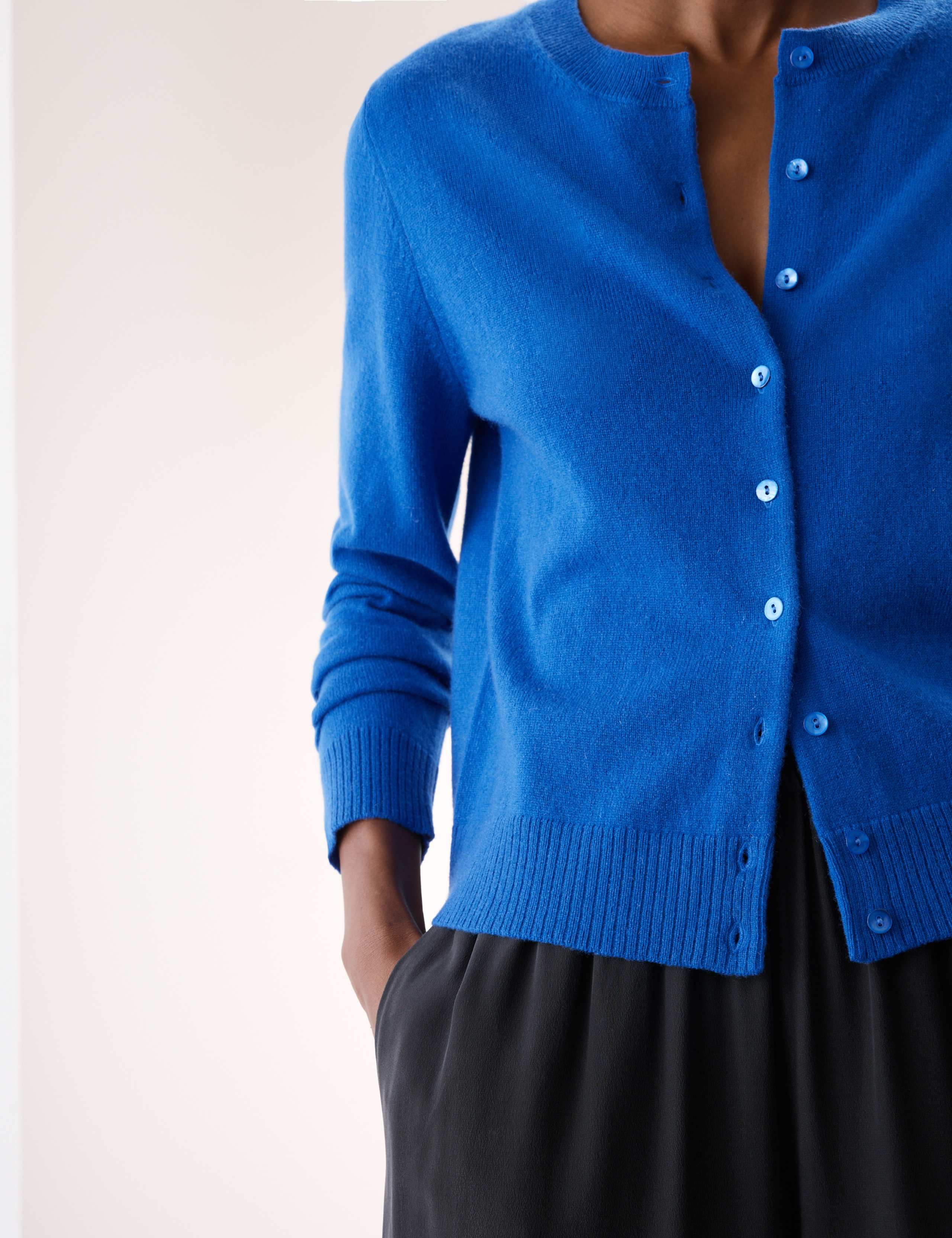 Pure Cashmere Crew Neck Relaxed Cardigan 5 of 7