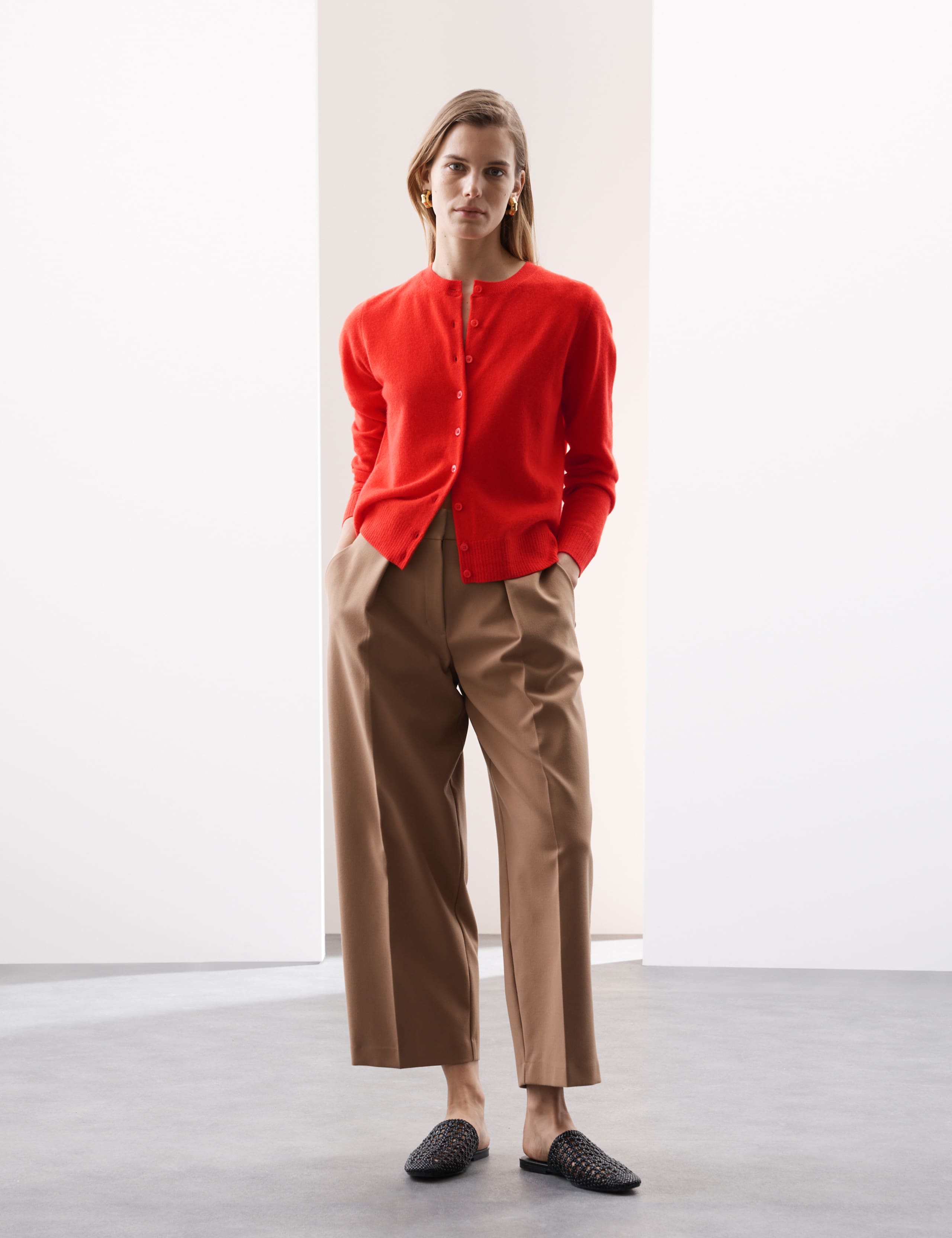 Pure Cashmere Crew Neck Relaxed Cardigan 4 of 8