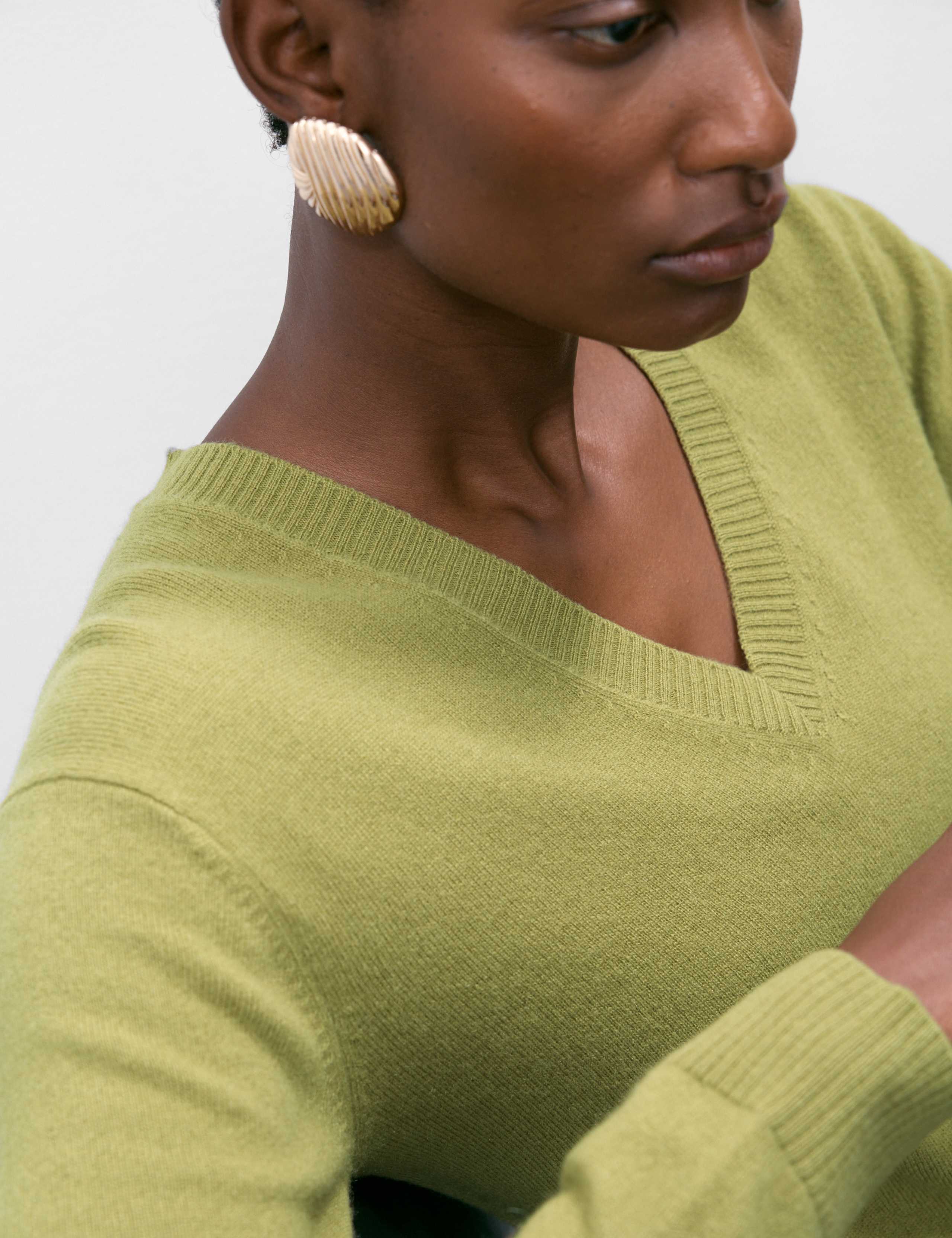 Pure Cashmere V-Neck Jumper 4 of 6