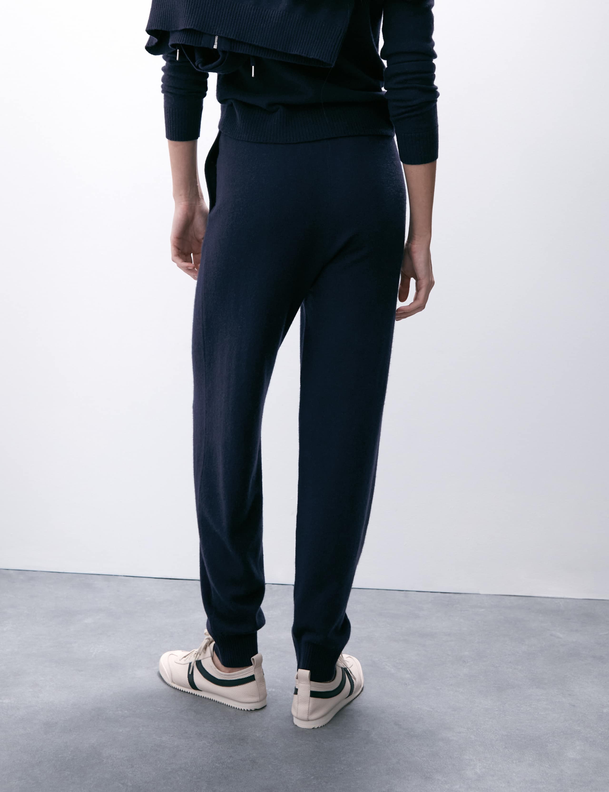 Pure Cashmere Tapered Ankle Grazer Joggers 3 of 6