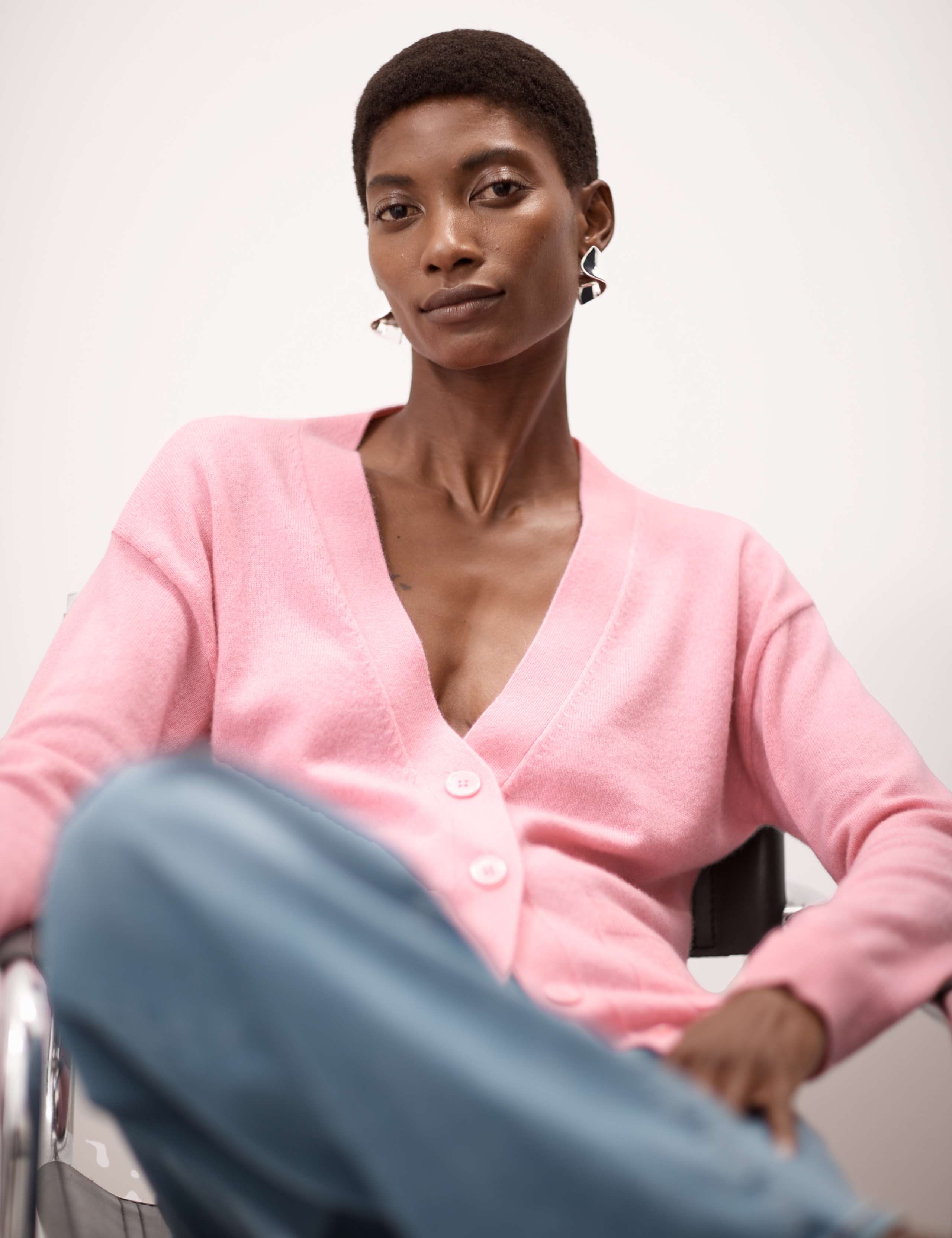 Pure Cashmere V-Neck Button Front Cardigan 1 of 7