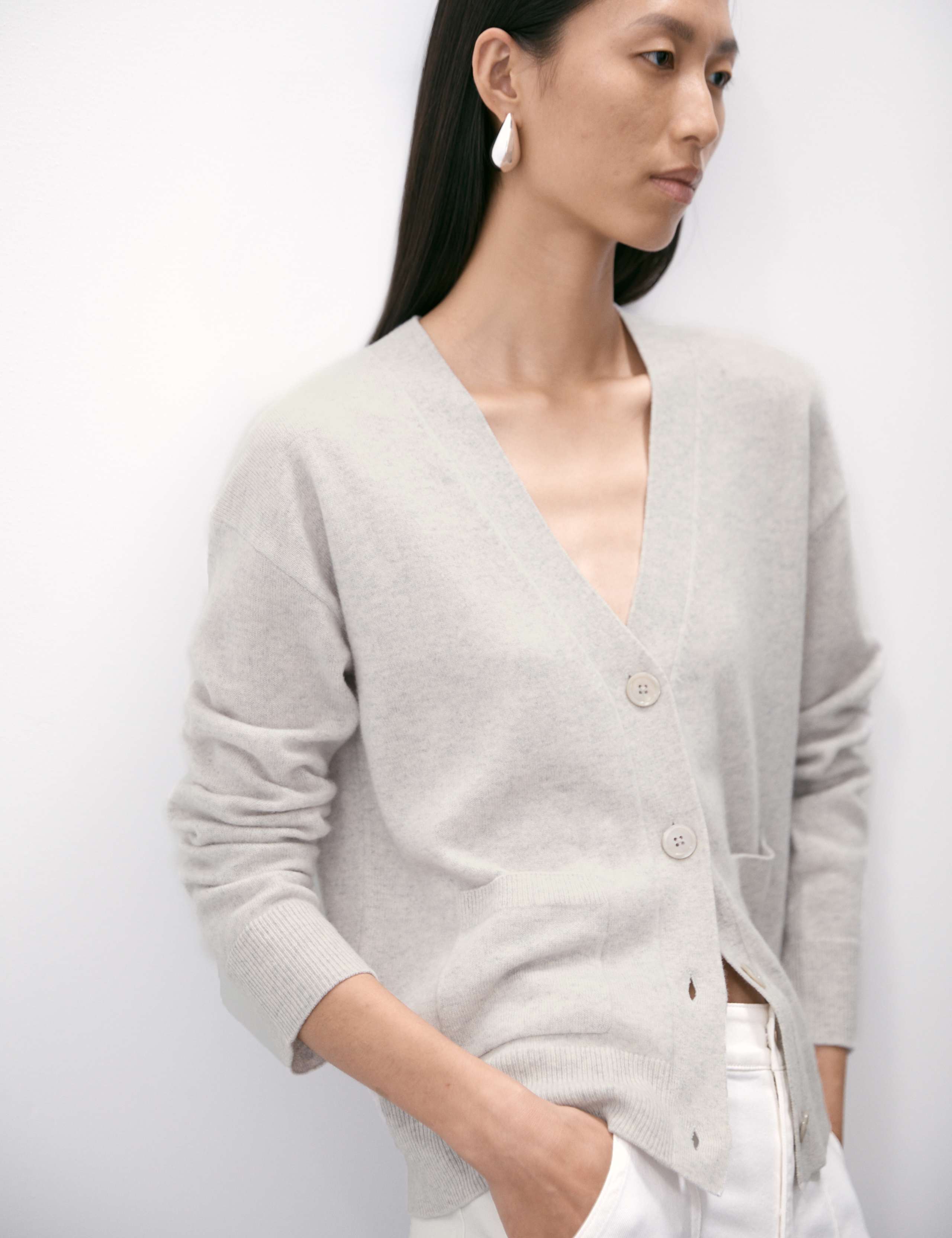 Pure Cashmere V-Neck Button Front Cardigan 4 of 8