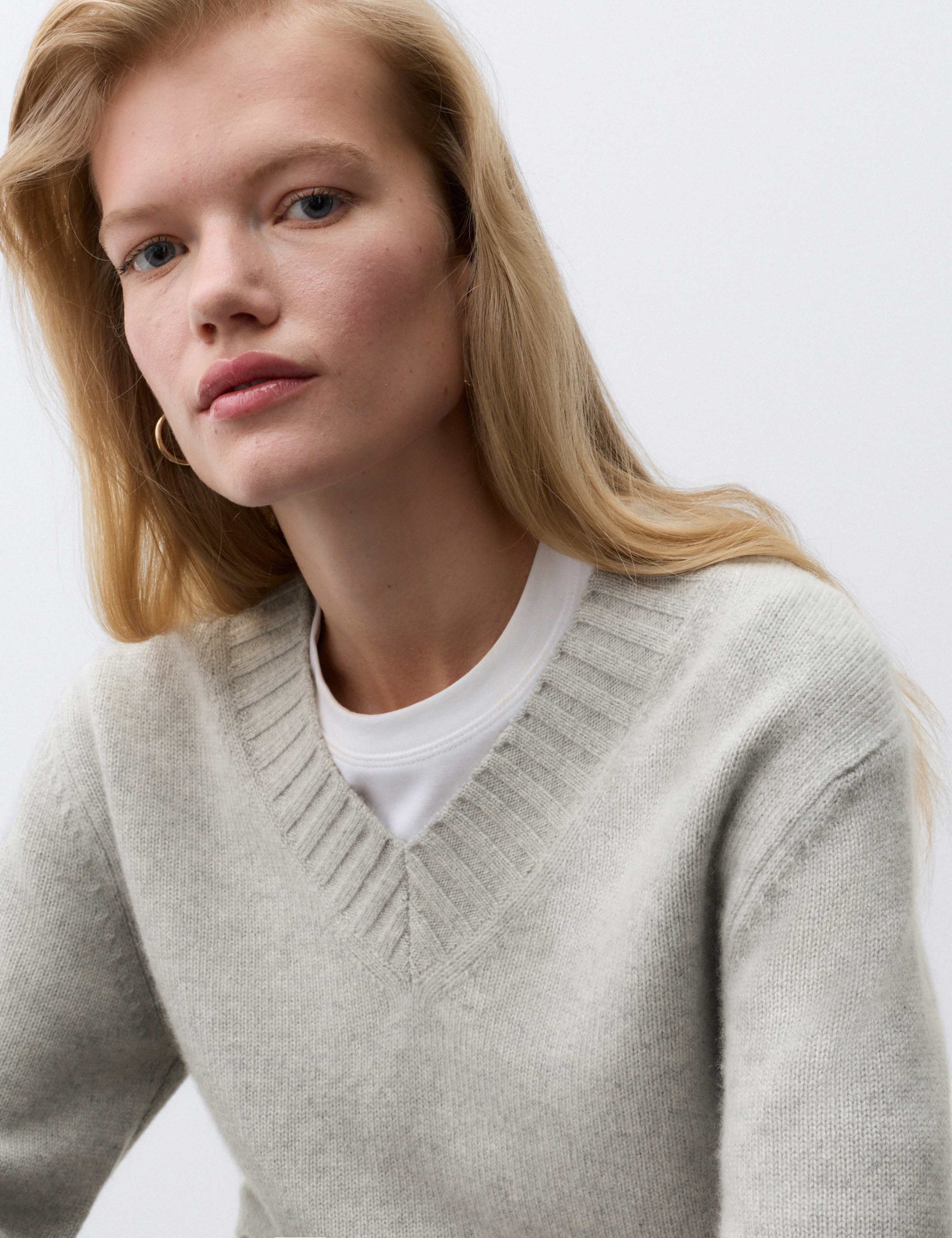 Pure Cashmere V Neck Relaxed Fit Jumper 6 of 6