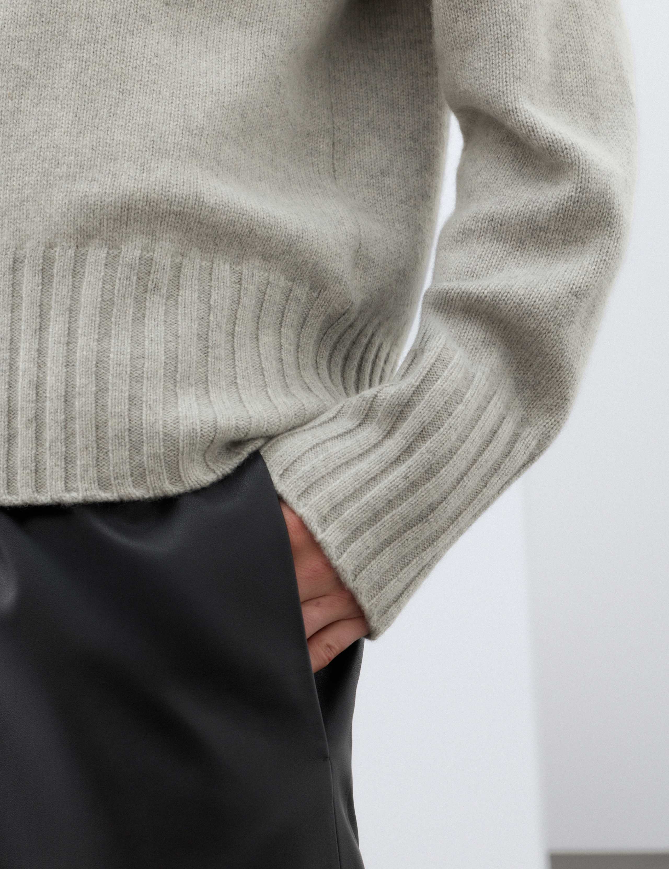 Pure Cashmere V Neck Relaxed Fit Jumper 5 of 6