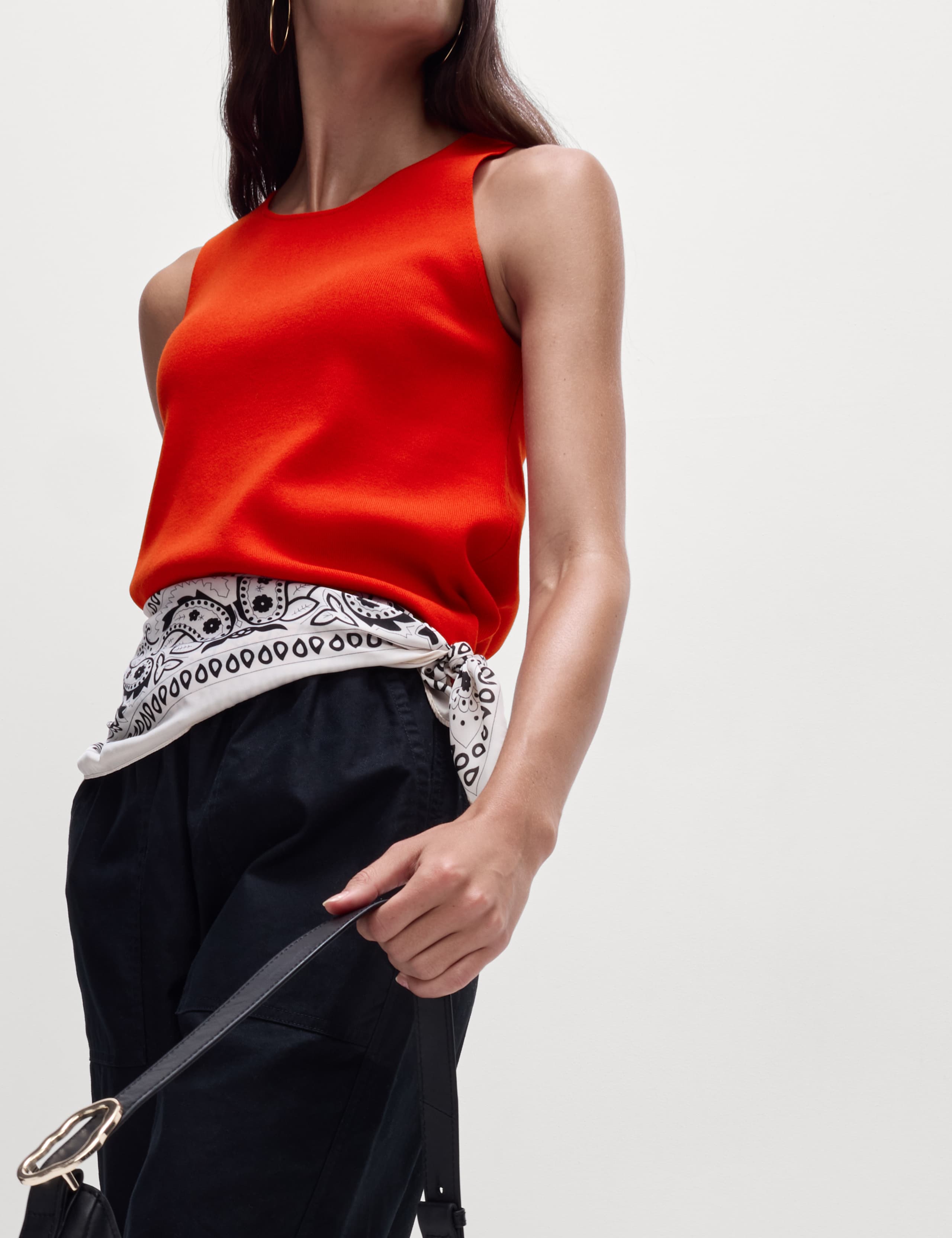 Crew Neck Knitted Vest 4 of 6