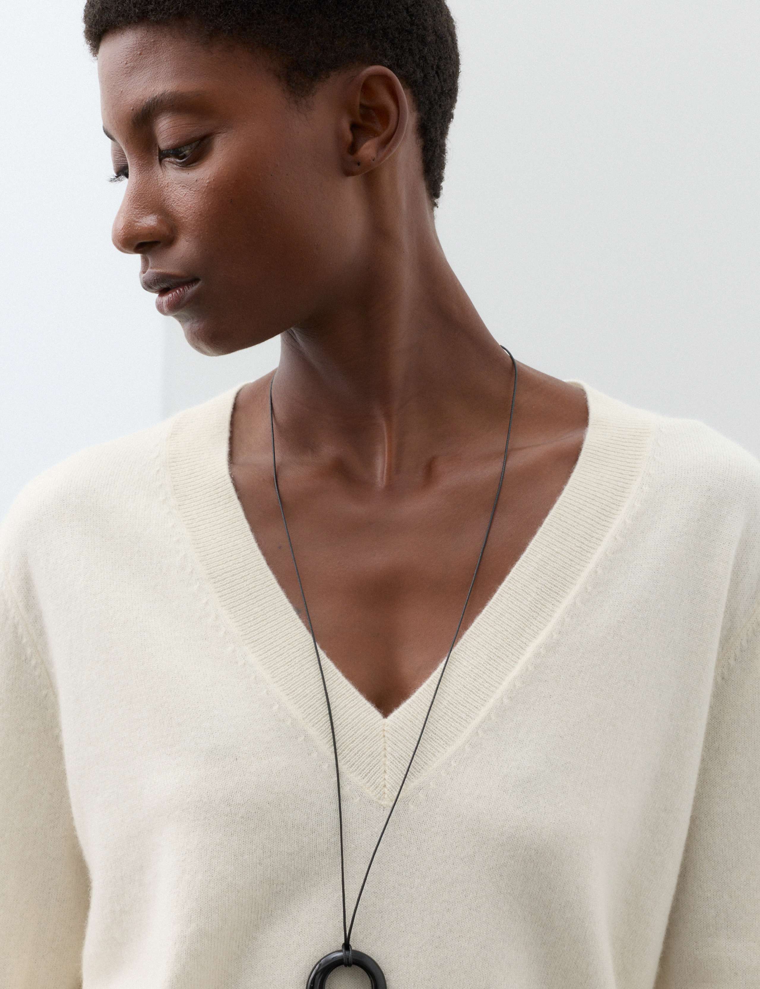 Pure Cashmere V-Neck Relaxed Jumper 6 of 6
