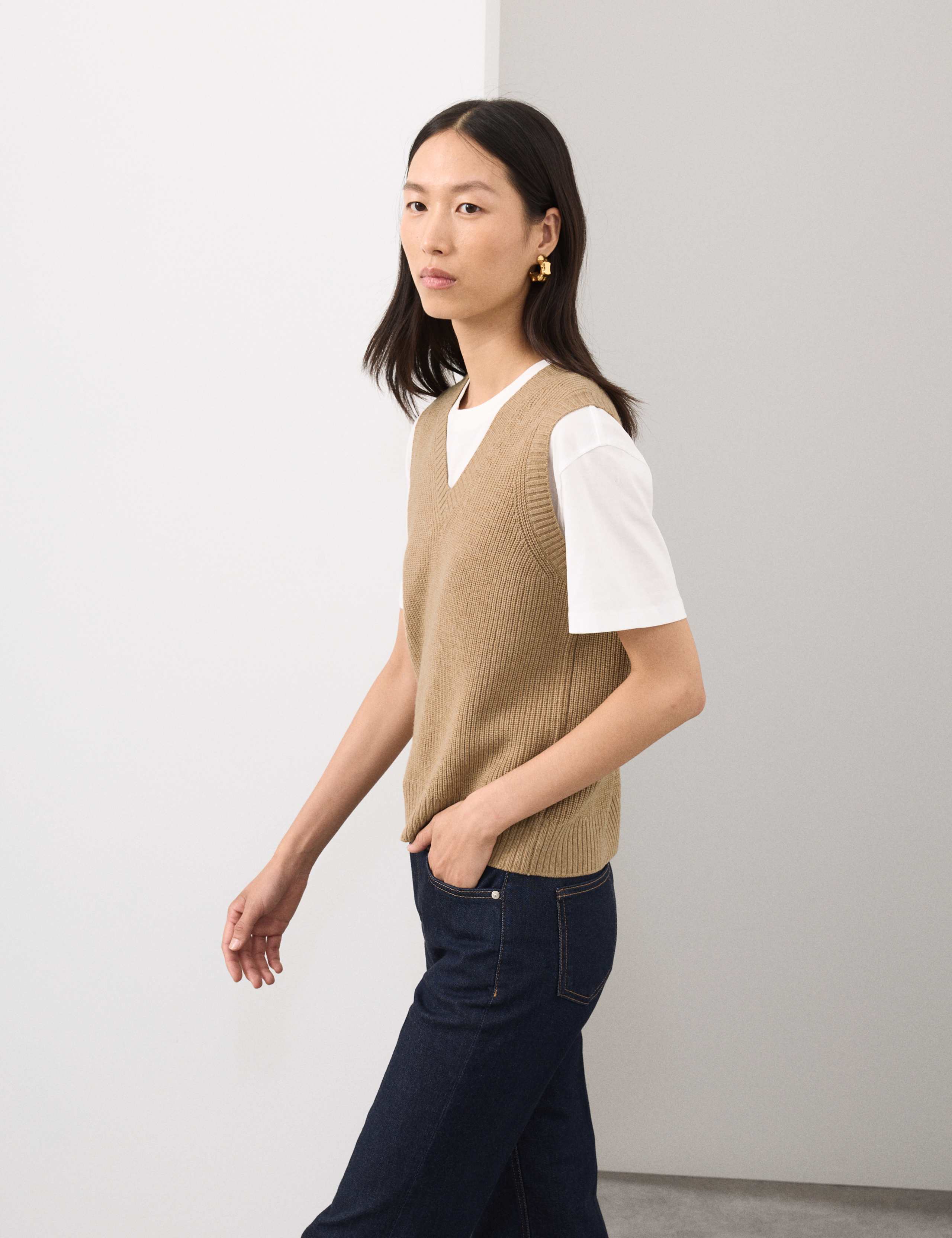 Merino Wool Rich Knitted Vest with Cashmere 4 of 5