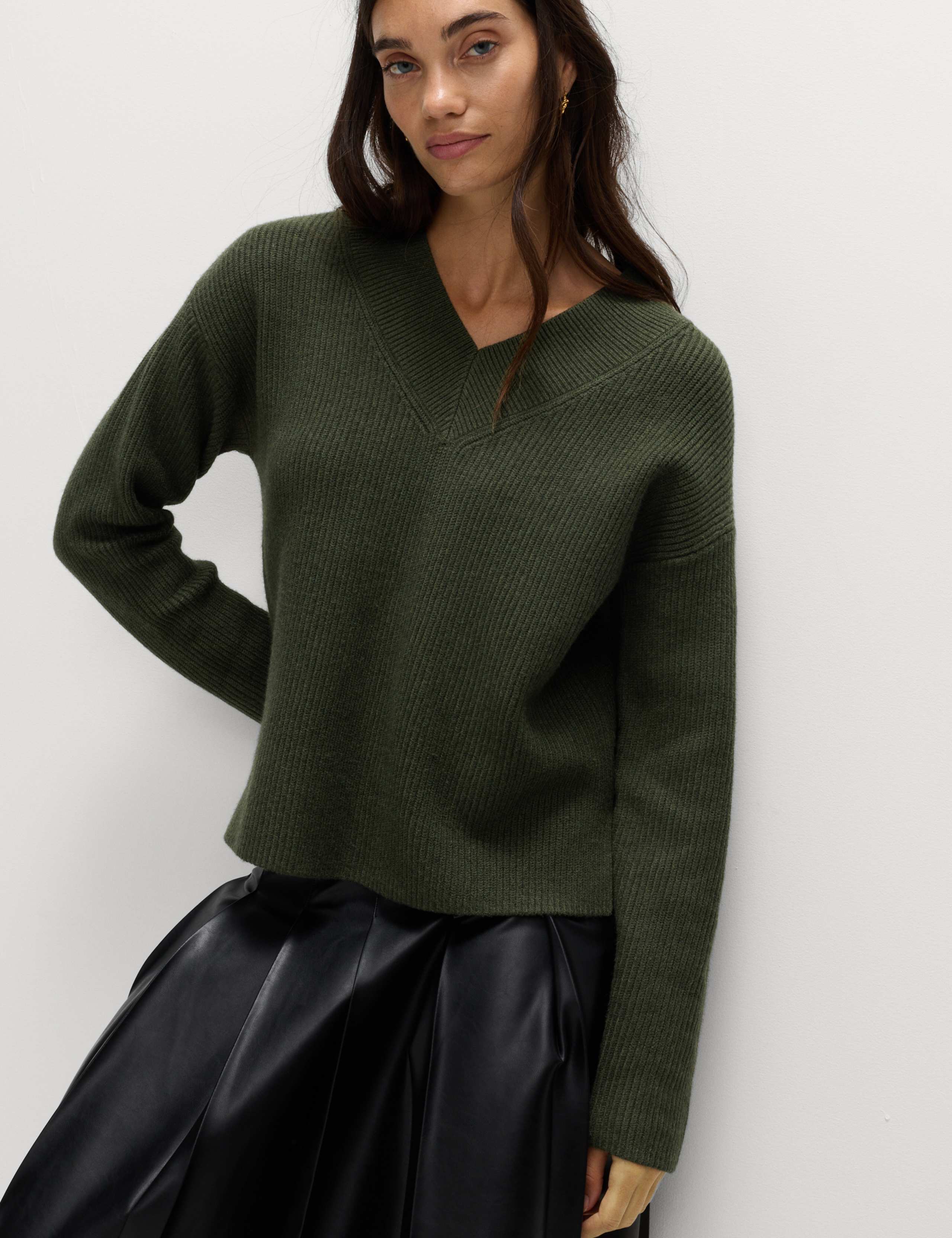Ribbed V-Neck Relaxed Jumper 5 of 6
