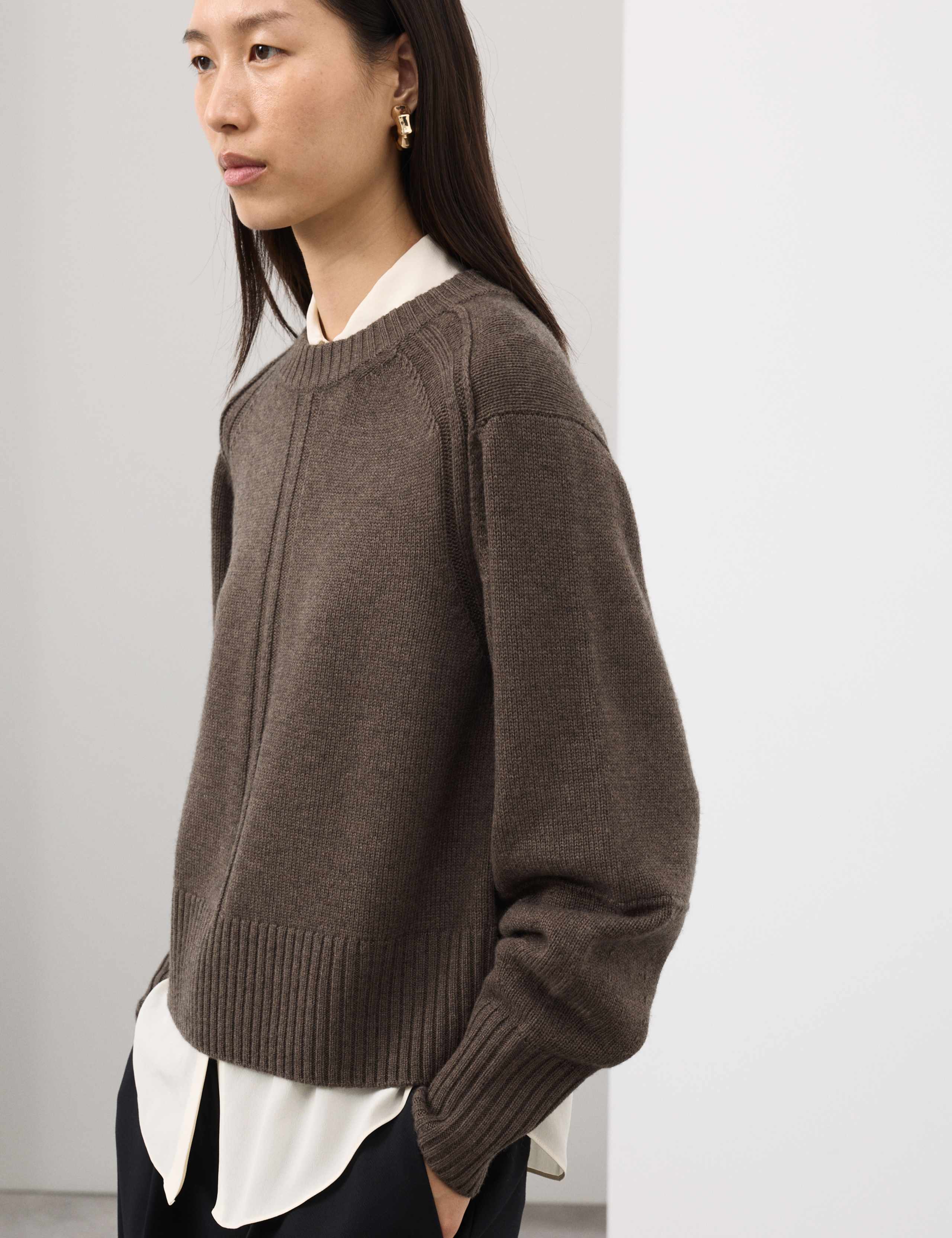 Merino Wool Rich Relaxed Jumper With Cashmere 4 of 6