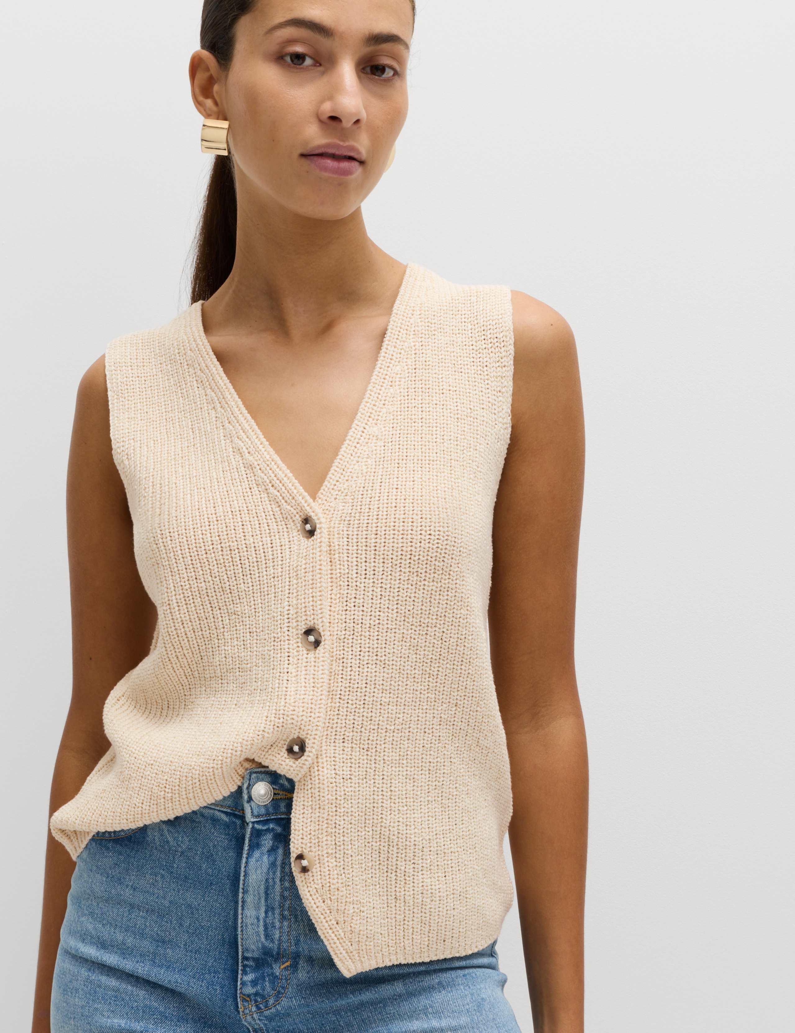 Cotton Blend Ribbed Knitted Waistcoat 3 of 6