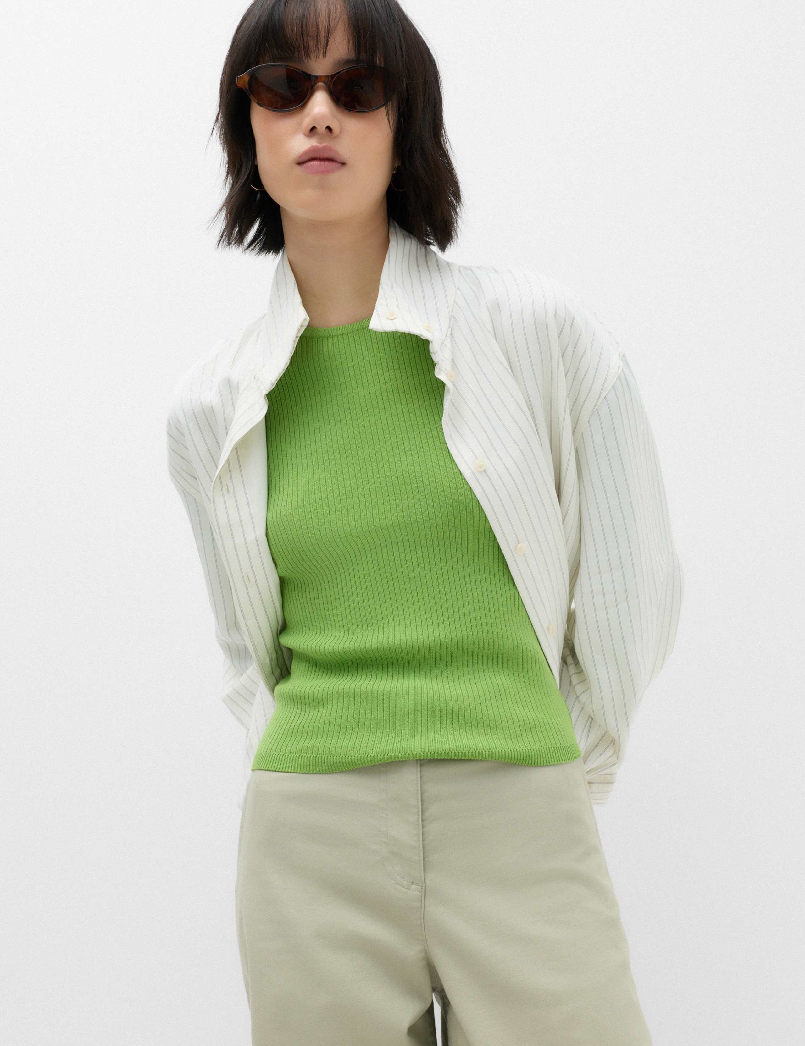 Ribbed Crew Neck Fitted Knitted Top 6 of 6