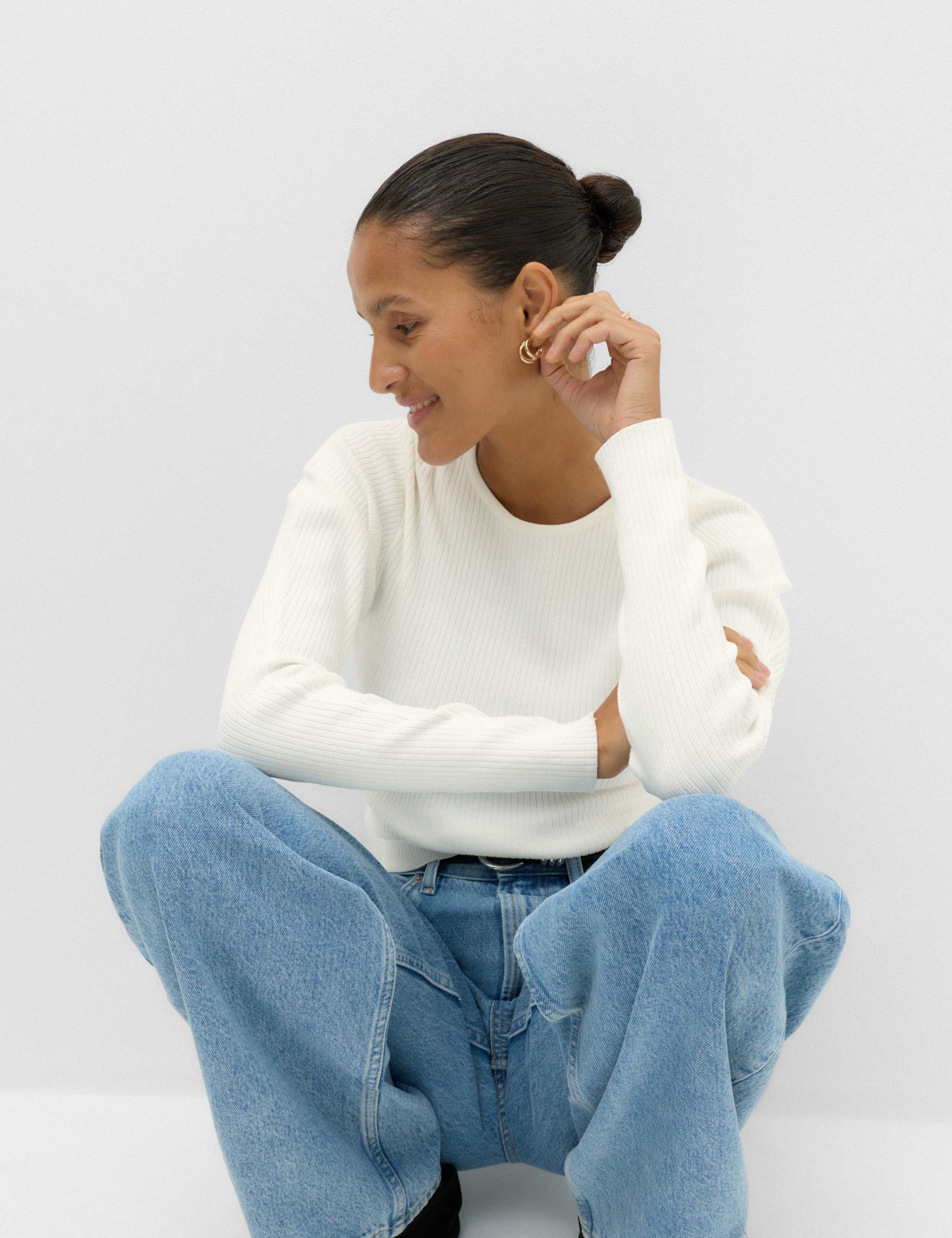 Ribbed Crew Neck Fitted Knitted Top 6 of 6