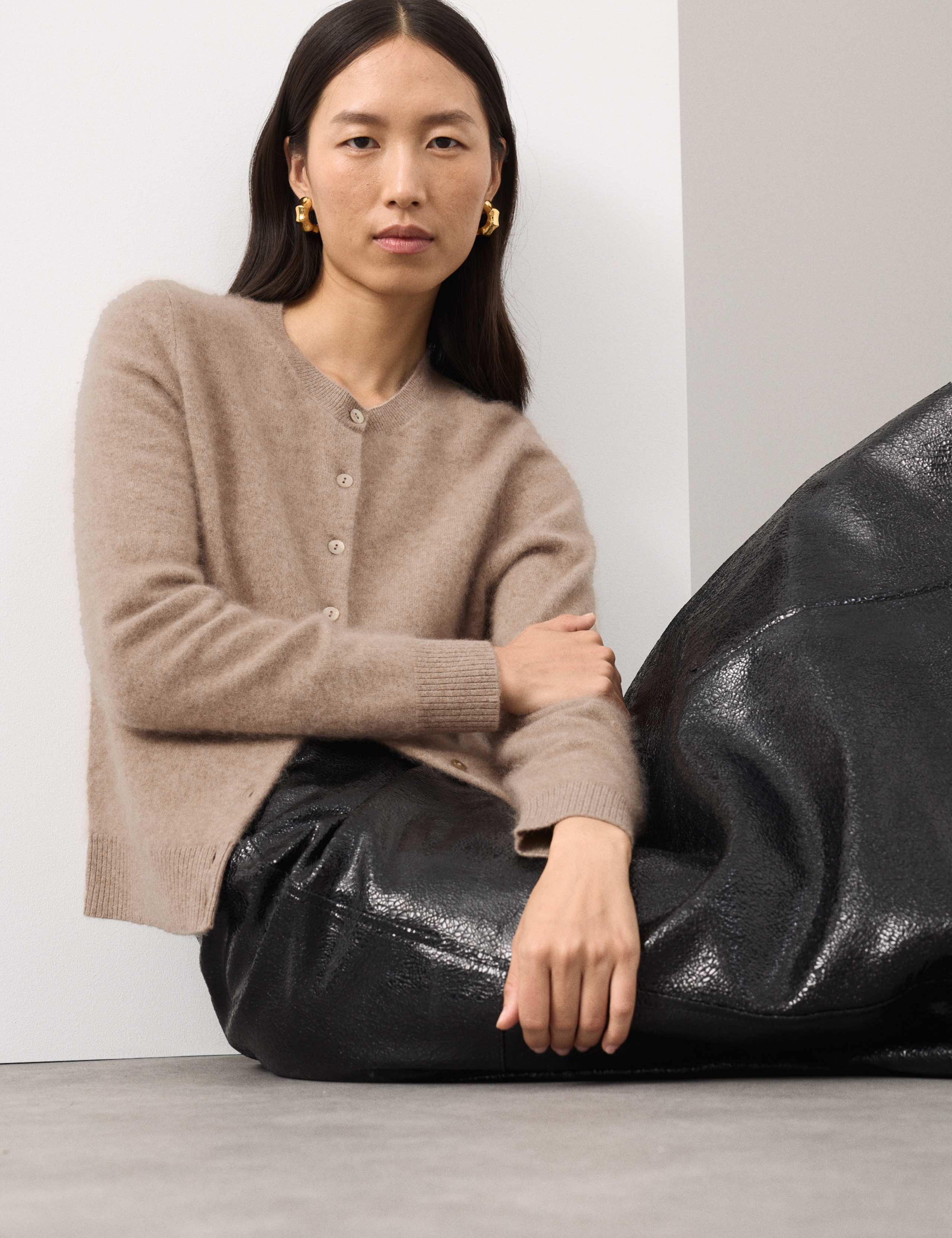 Wool Rich Relaxed Cardigan with Cashmere 1 of 7